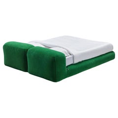 Seltenes Doppelbett „Le Mura“ von Mario Bellini für Cassina mit grüner Polsterung