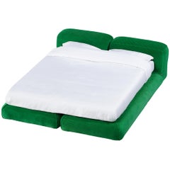 Rare Mario Bellini for Cassina 'Le Mura' King Bed in Vibrant Green Corduroy
