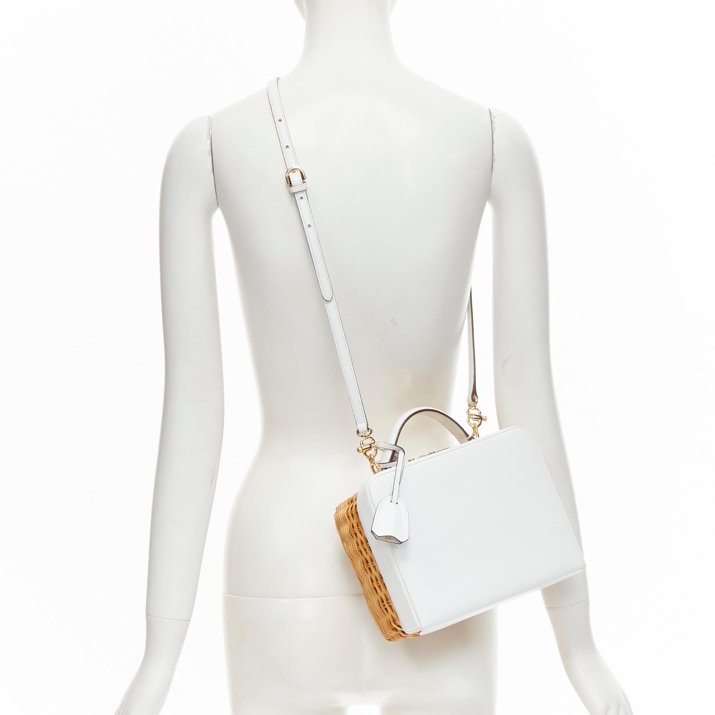 rare MARK CROSS Grace white leather rattan wicker crossbody box bag 
Reference: SNKO/A00168 
Brand: Mark Cross 
Model: Grace 
Material: Leather 
Color: White 
Pattern: Solid 
Closure: Clasp 
Made in: Italy 

CONDITION: 
Condition: Excellent, this
