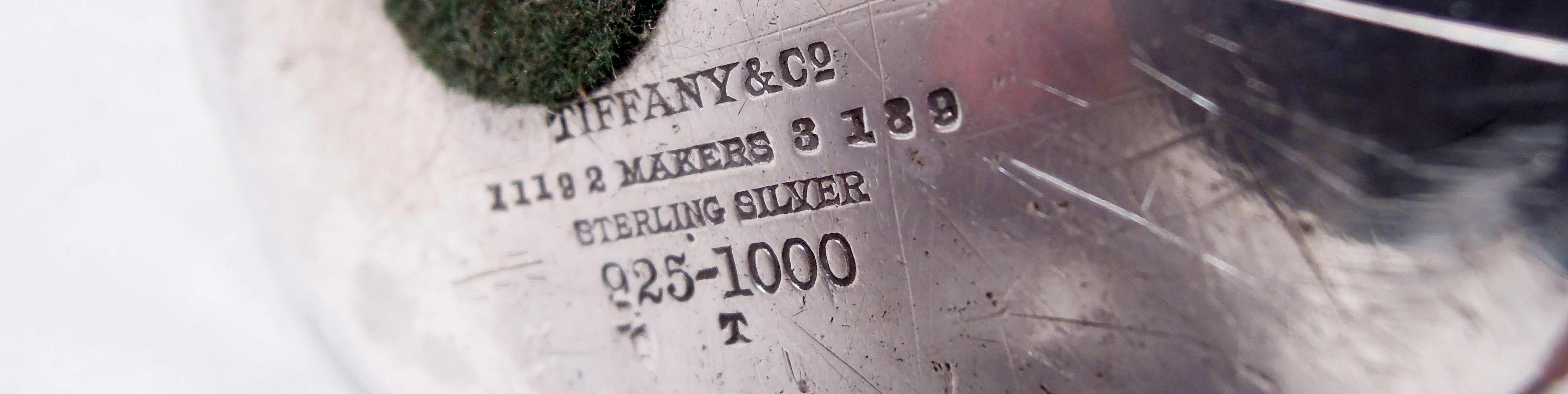 Seltenes marktfrisches Paar Tiffany-Chrysanthemen-Kandelaber mit 9 Lichtern im Angebot 10