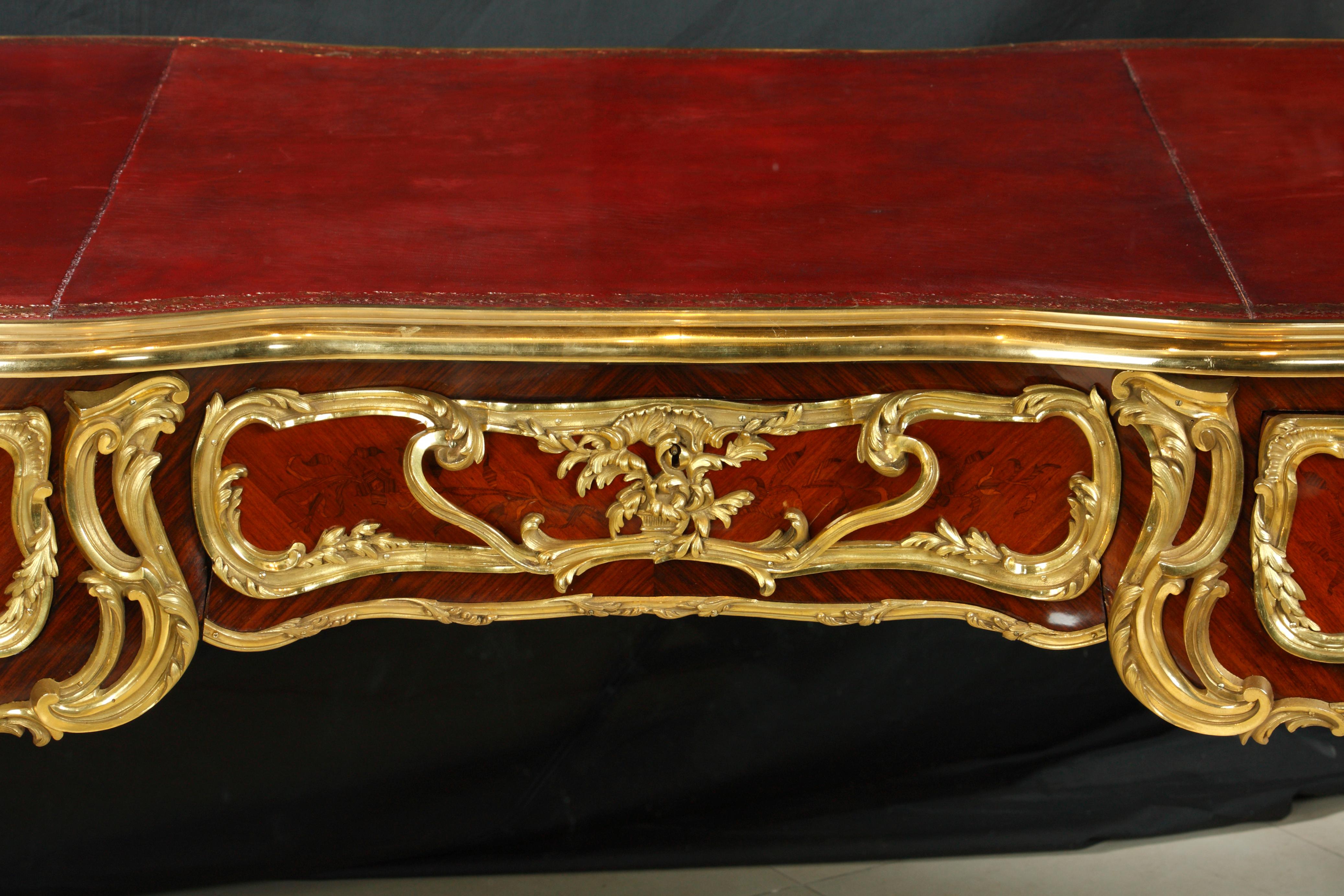 Rare Louis XV Style Bureau Plat, After a Model by J. Dubois, France, Circa 1880 For Sale 1