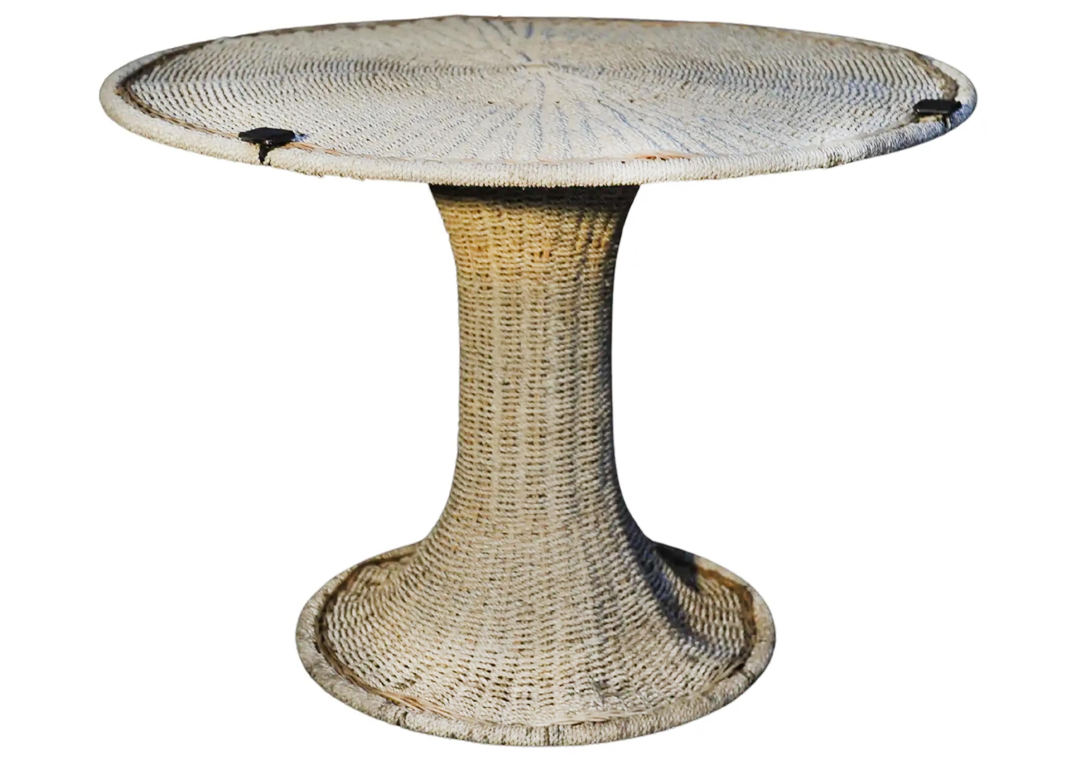 Marzio Cecchi rare ensemble de tables de salle à manger circulaires à piédestal émaillé avec quatre chaises S Bon état - En vente à Reading, Berkshire