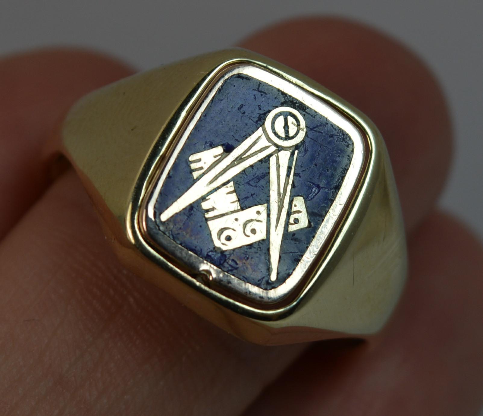 Rare Masonic 9 Carat Gold and Enamel Design Men’s Signet Ring In Good Condition In St Helens, GB