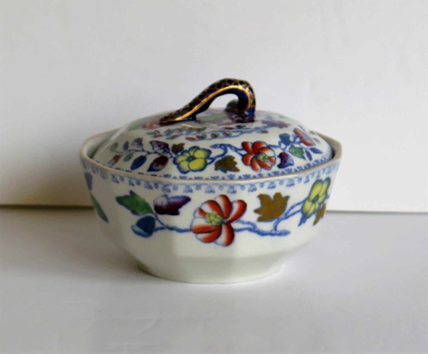 Mason's Ironstone Schale mit Deckel und fliegendem Vogelmuster, um 1890 (Chinoiserie) im Angebot