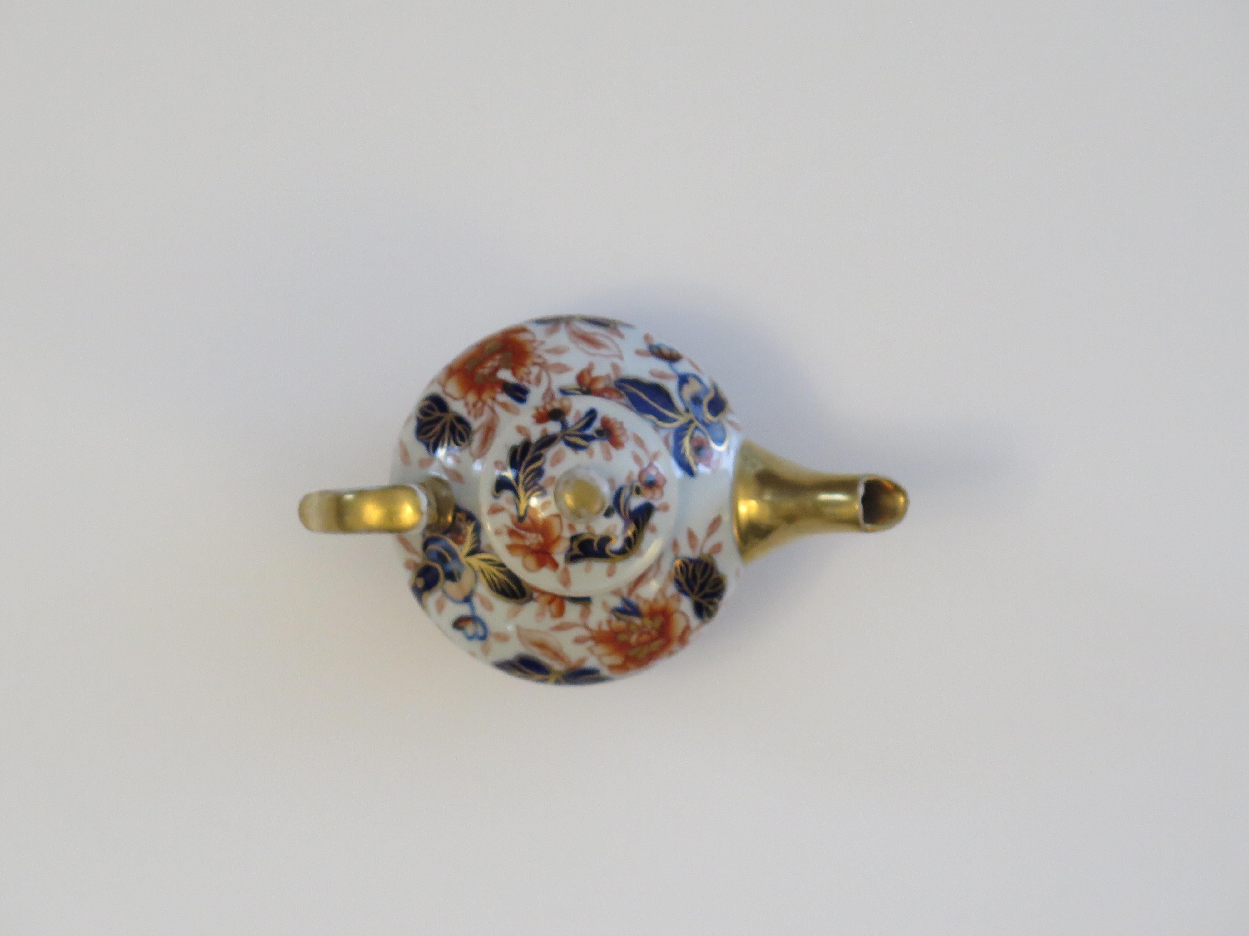 Seltene Mason's Ironstone-Miniatur-Teekanne mit Fayence-Japanischem Muster, um 1820 im Angebot 4