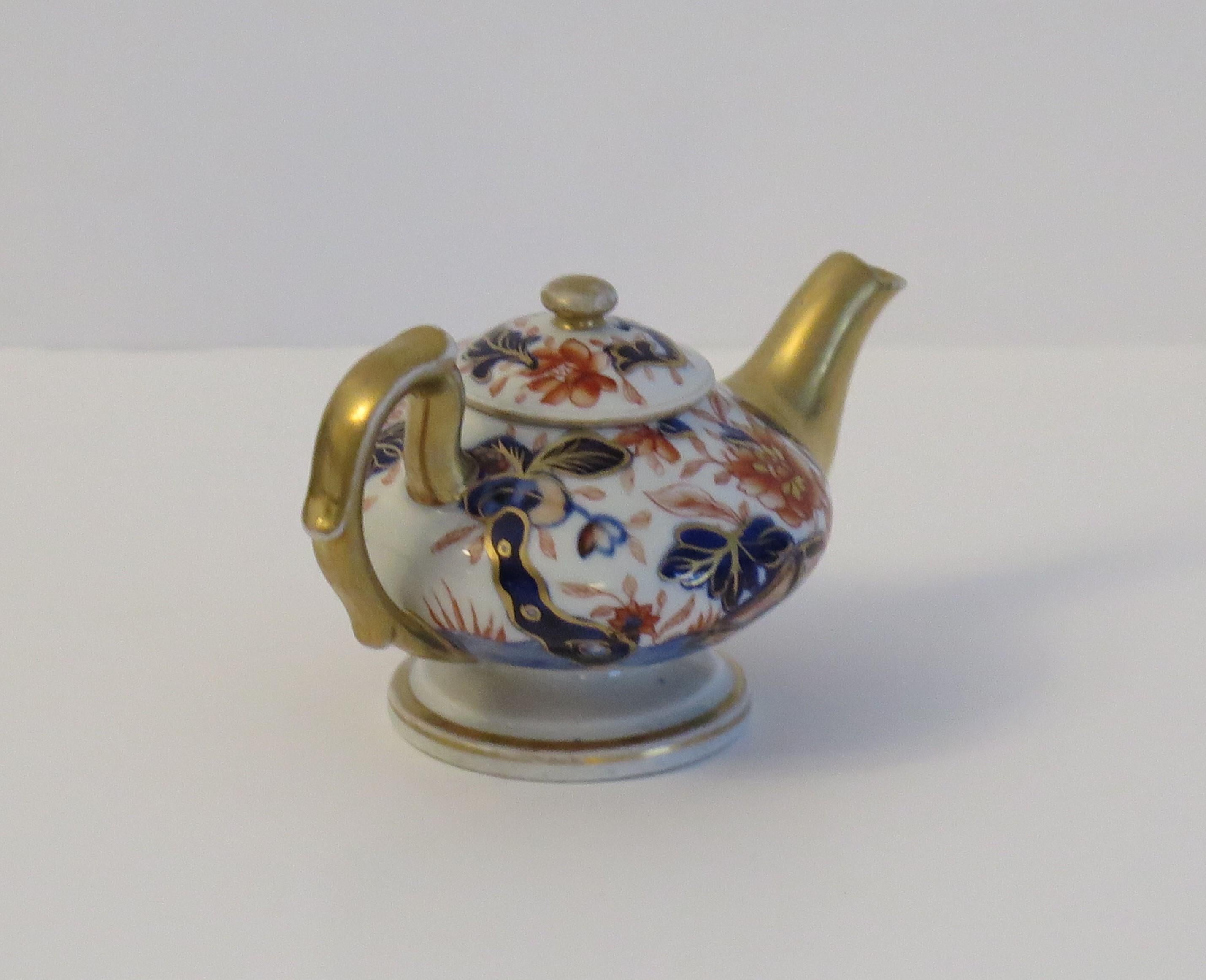 English Rare Mason's Ironstone Miniature Teapot in Fence Japan Pattern, circa 1820 For Sale