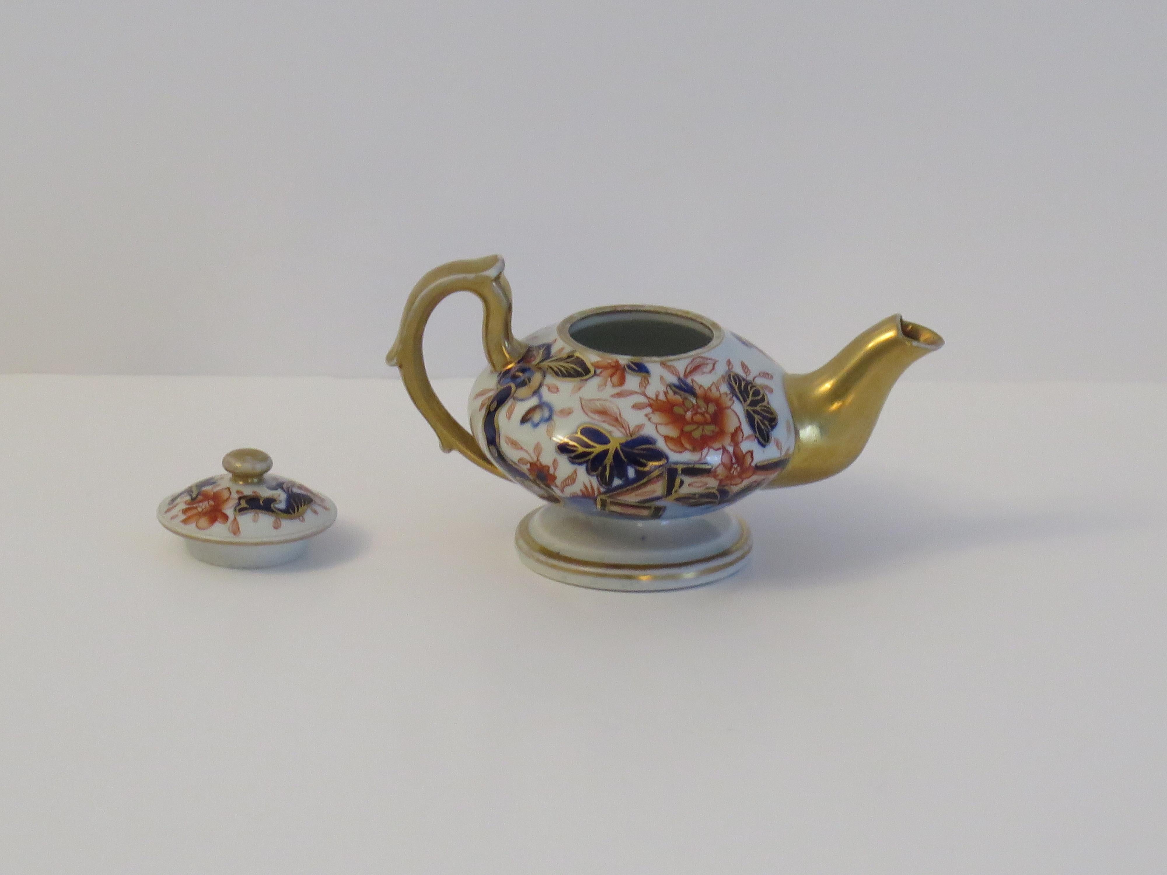 Seltene Mason's Ironstone-Miniatur-Teekanne mit Fayence-Japanischem Muster, um 1820 im Angebot 1