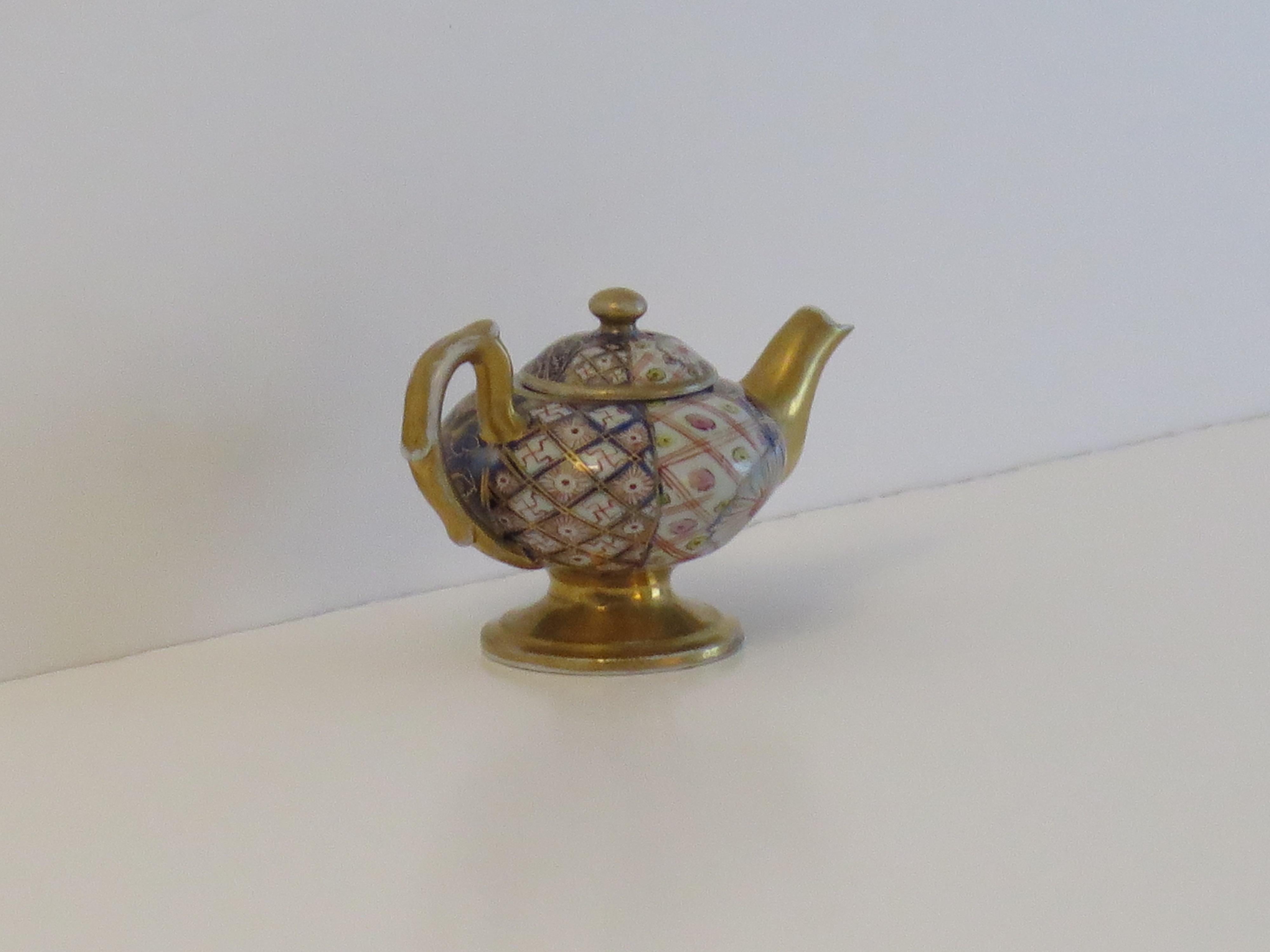 Rare Mason's Ironstone Miniature Teapot in Plaid Japan rare Pattern, circa 1820 For Sale 3