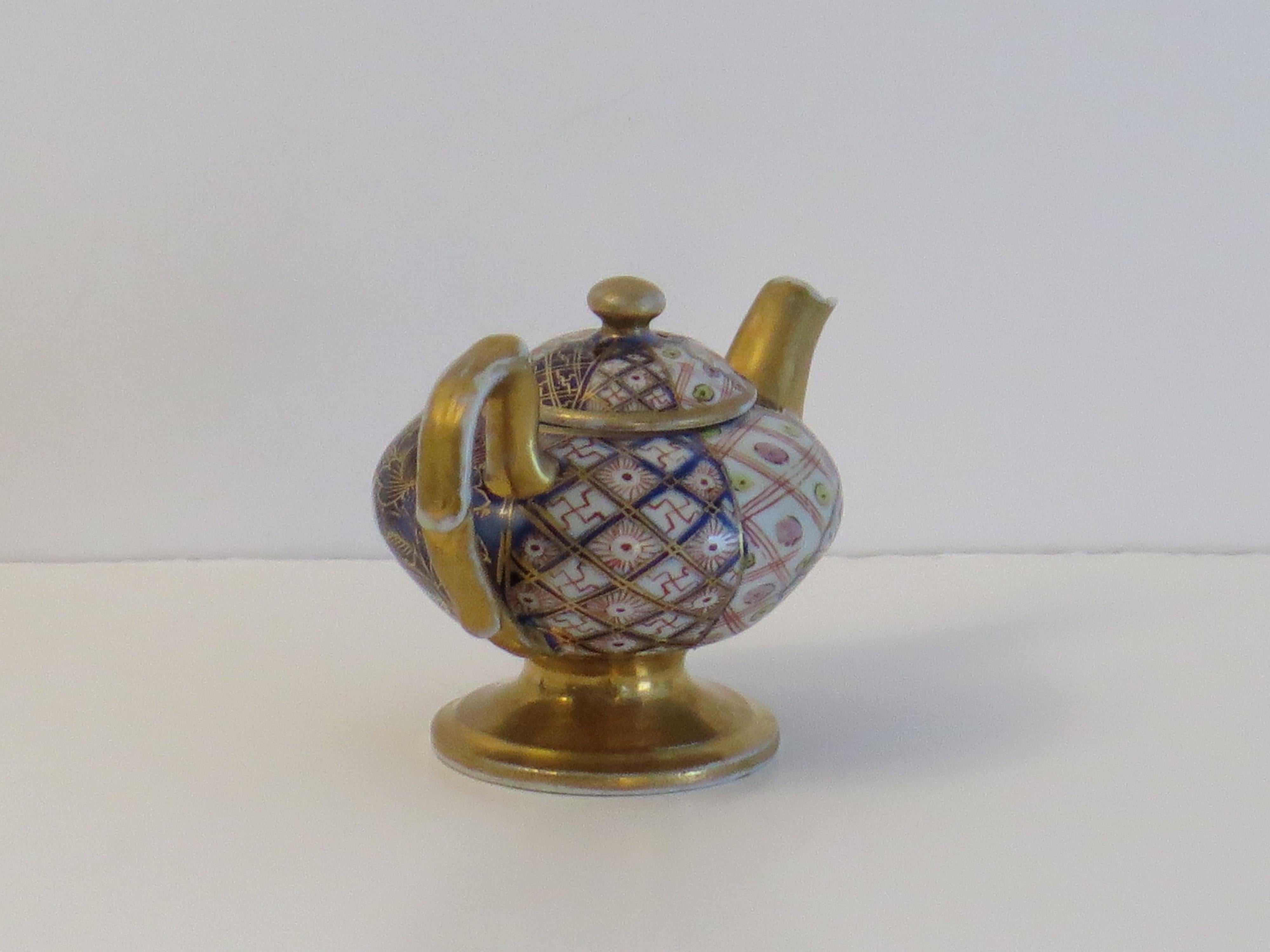 Rare Mason's Ironstone Miniature Teapot in Plaid Japan rare Pattern, circa 1820 For Sale 7