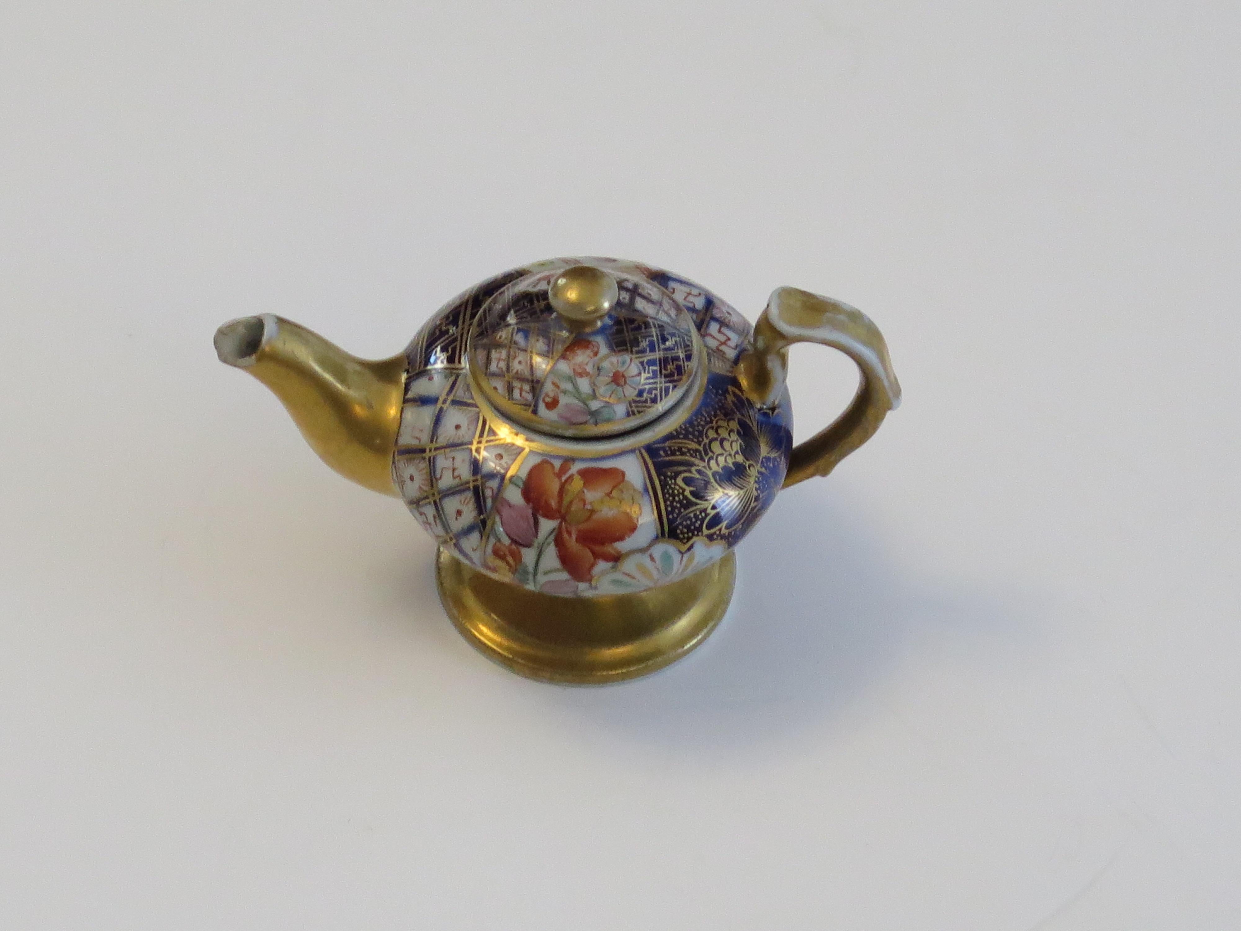 Georgian Rare Mason's Ironstone Miniature Teapot in Plaid Japan rare Pattern, circa 1820 For Sale