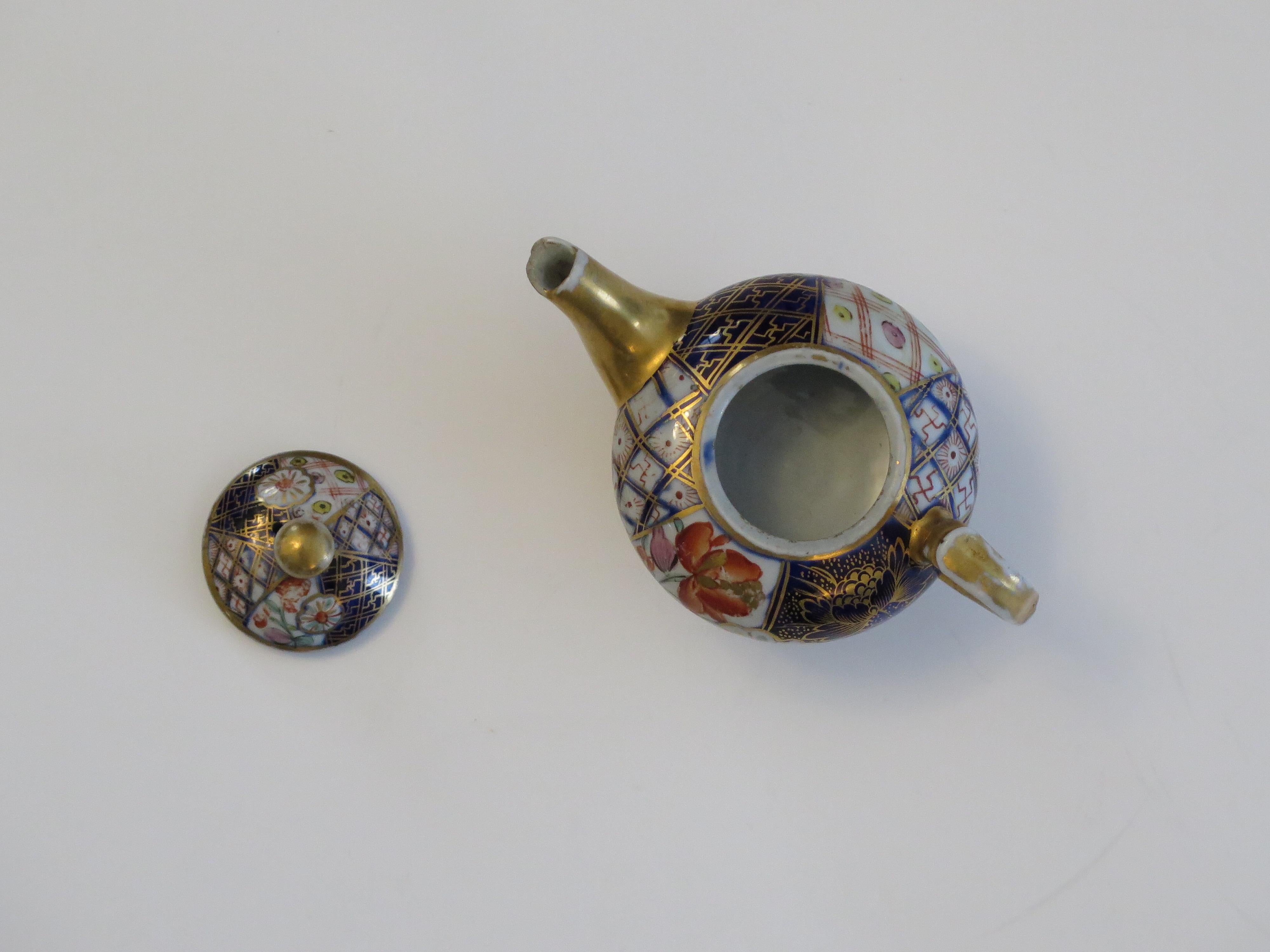 English Rare Mason's Ironstone Miniature Teapot in Plaid Japan rare Pattern, circa 1820 For Sale