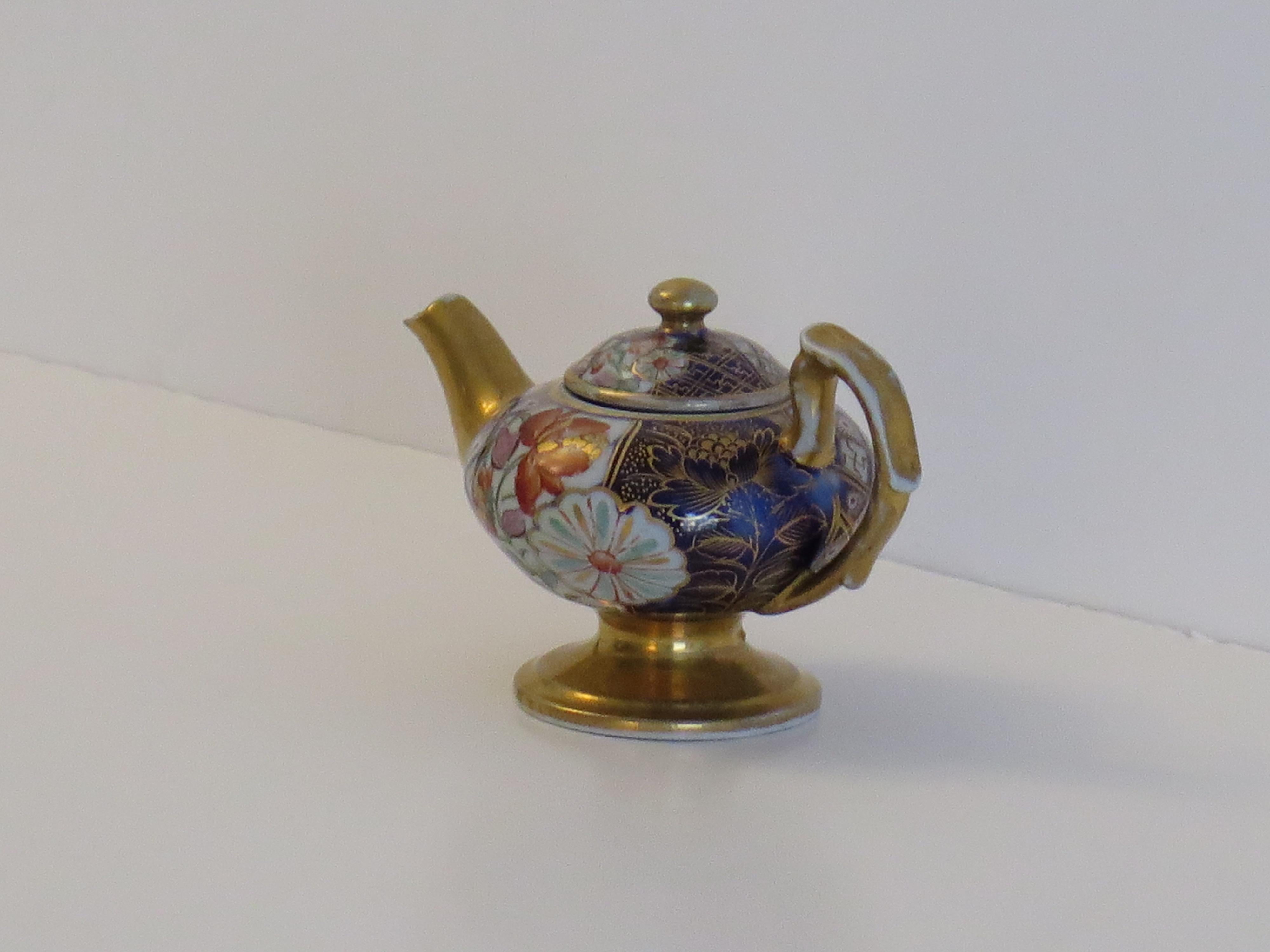 Rare Mason's Ironstone Miniature Teapot in Plaid Japan rare Pattern, circa 1820 For Sale 1