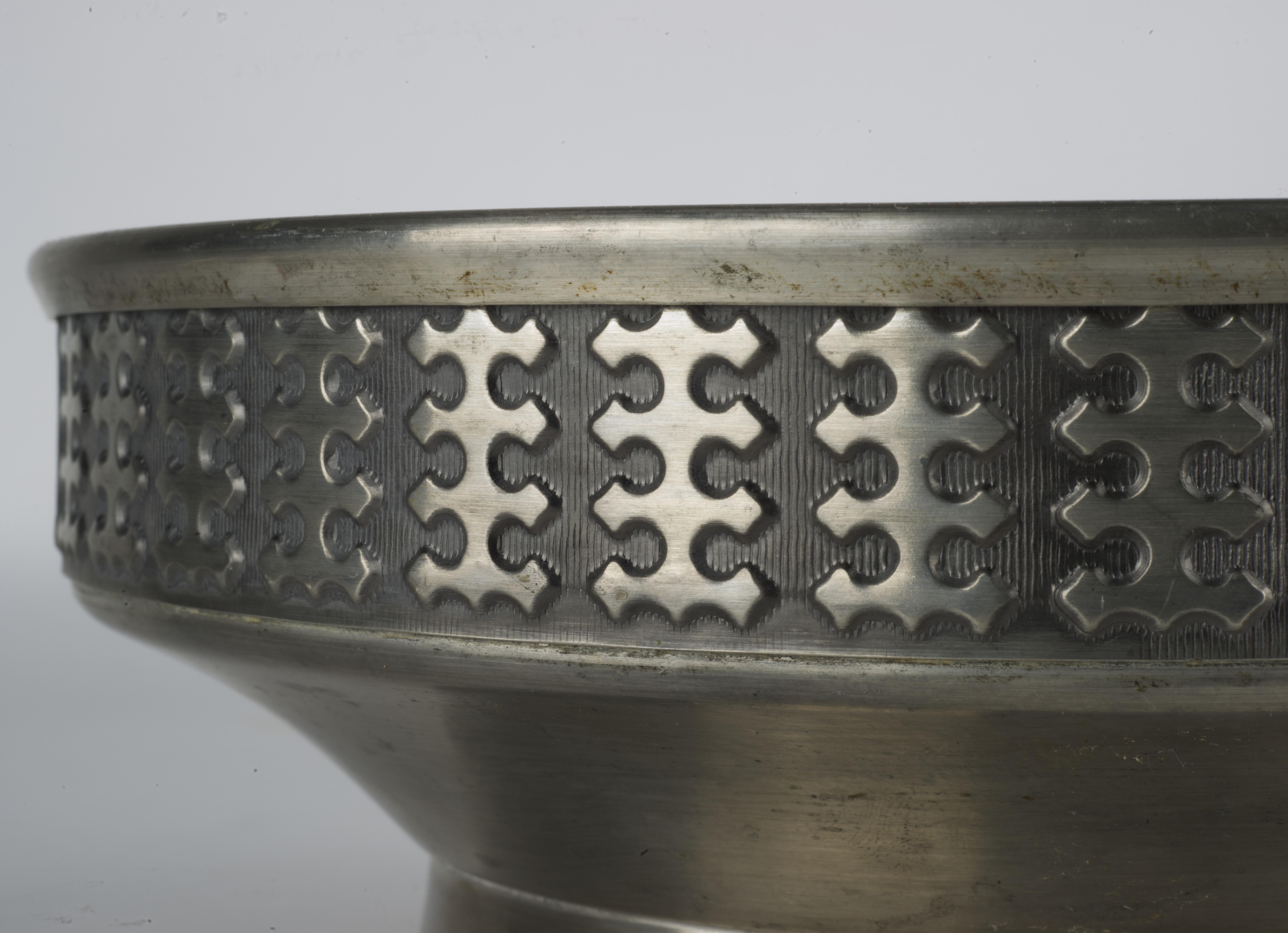 Rare Mastad Norway Footed Bowl Scandinavian Pewter 1950s In Good Condition For Sale In Clifton Springs, NY