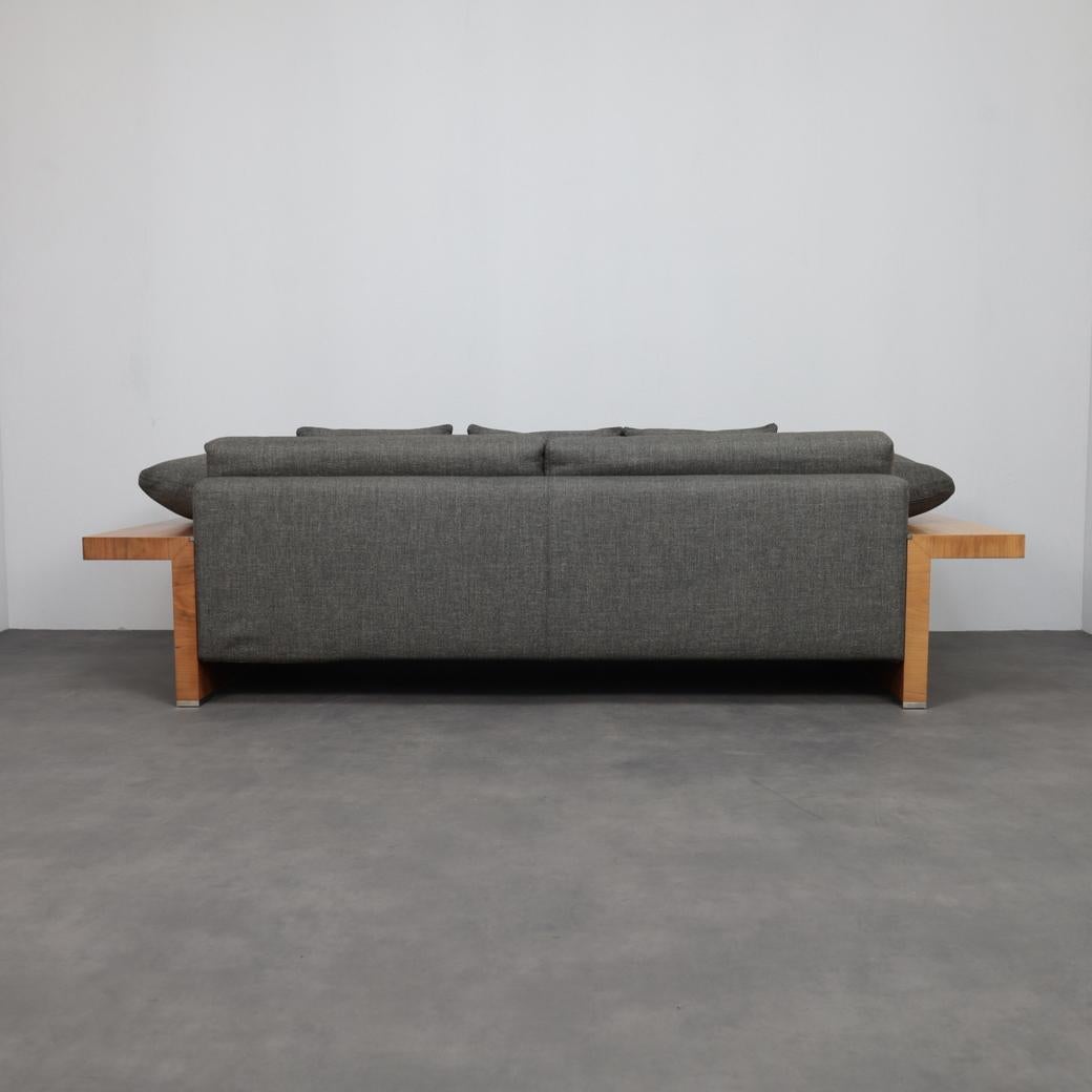 Raro sofá de 3 plazas 