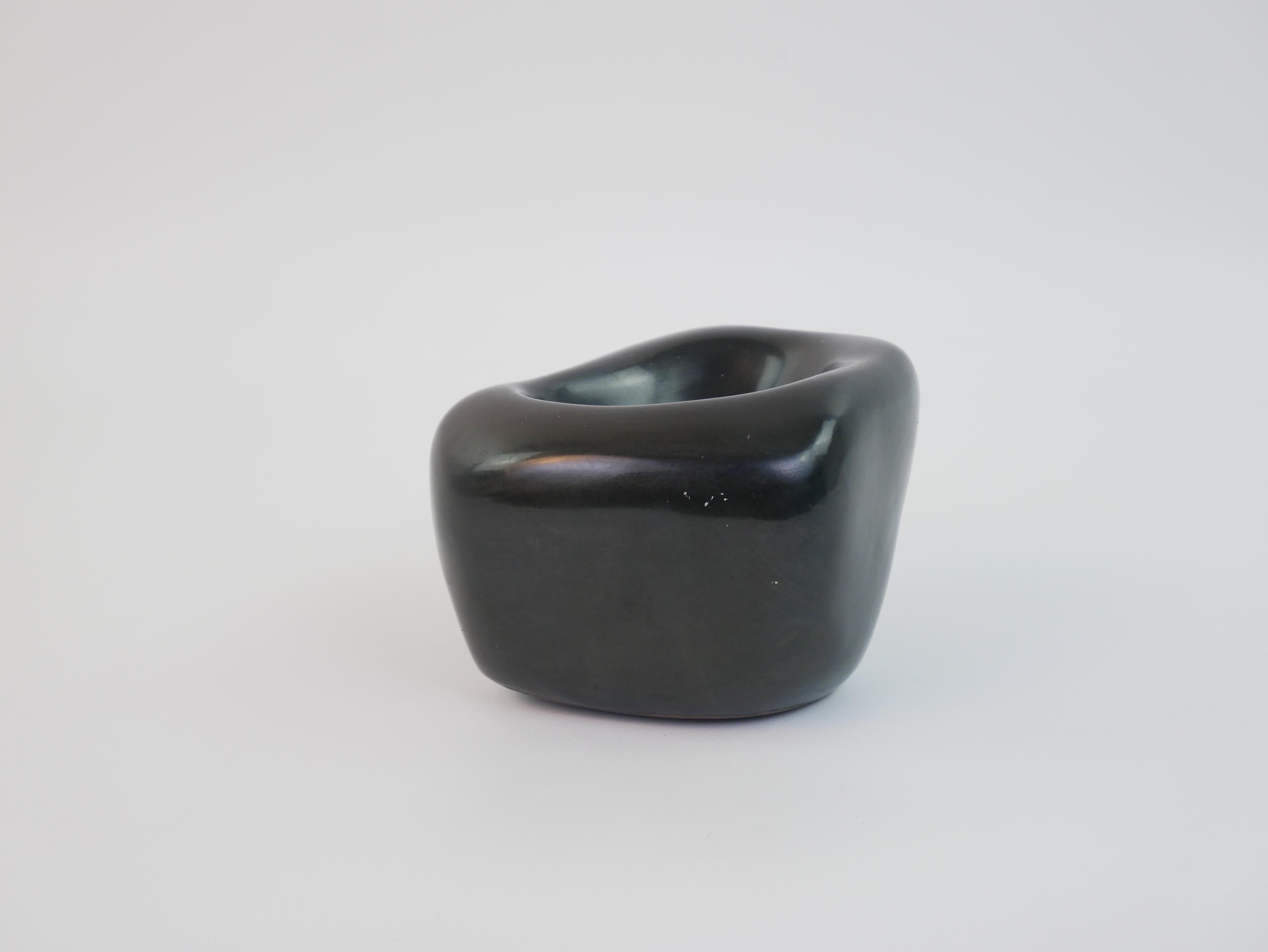 Rare mat black ceramic ashtray by Denise Gatard For Sale 4