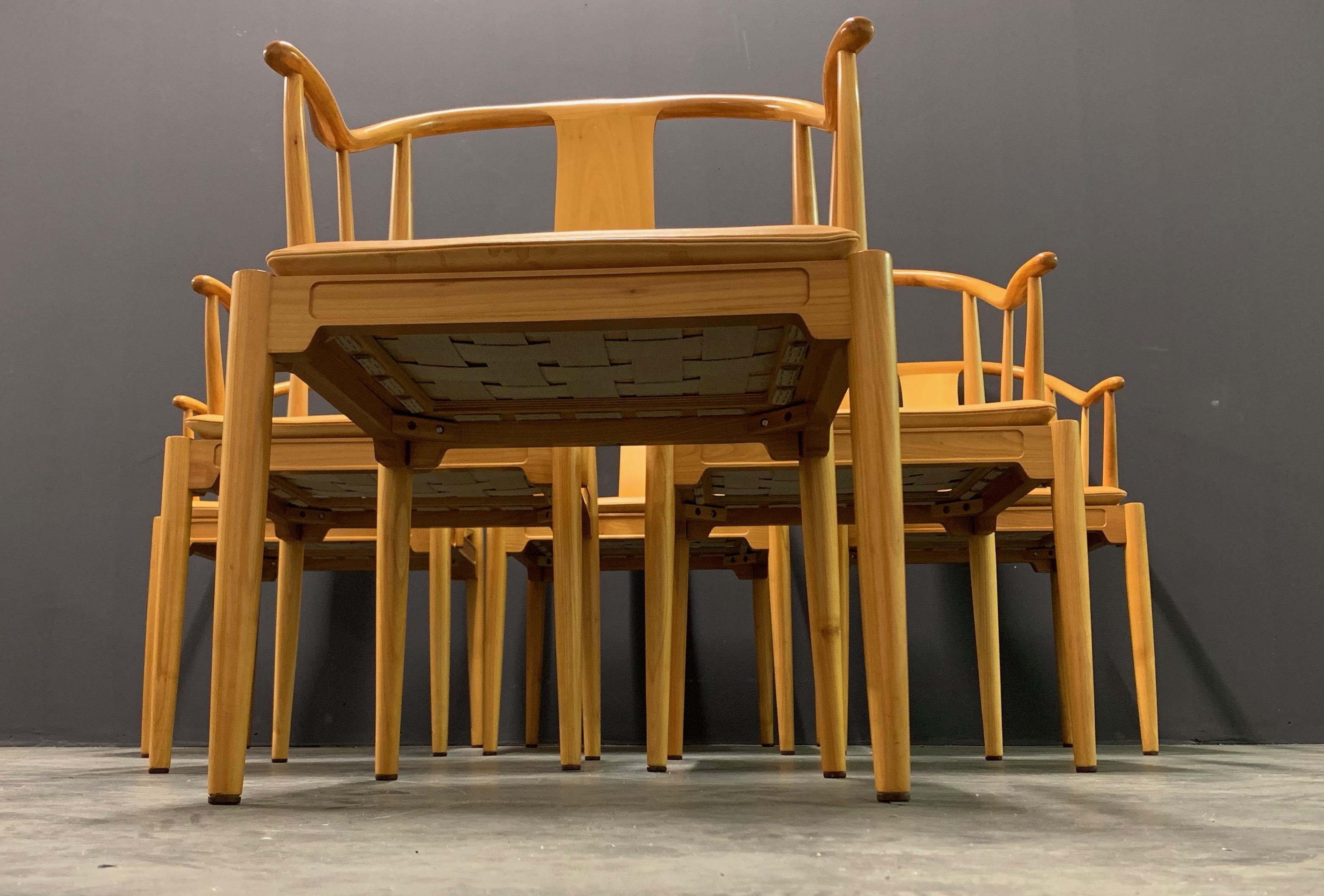 Rare Matching Set of 6 Chinese Dining Chairs by Hans Wegner In Excellent Condition In Munich, DE