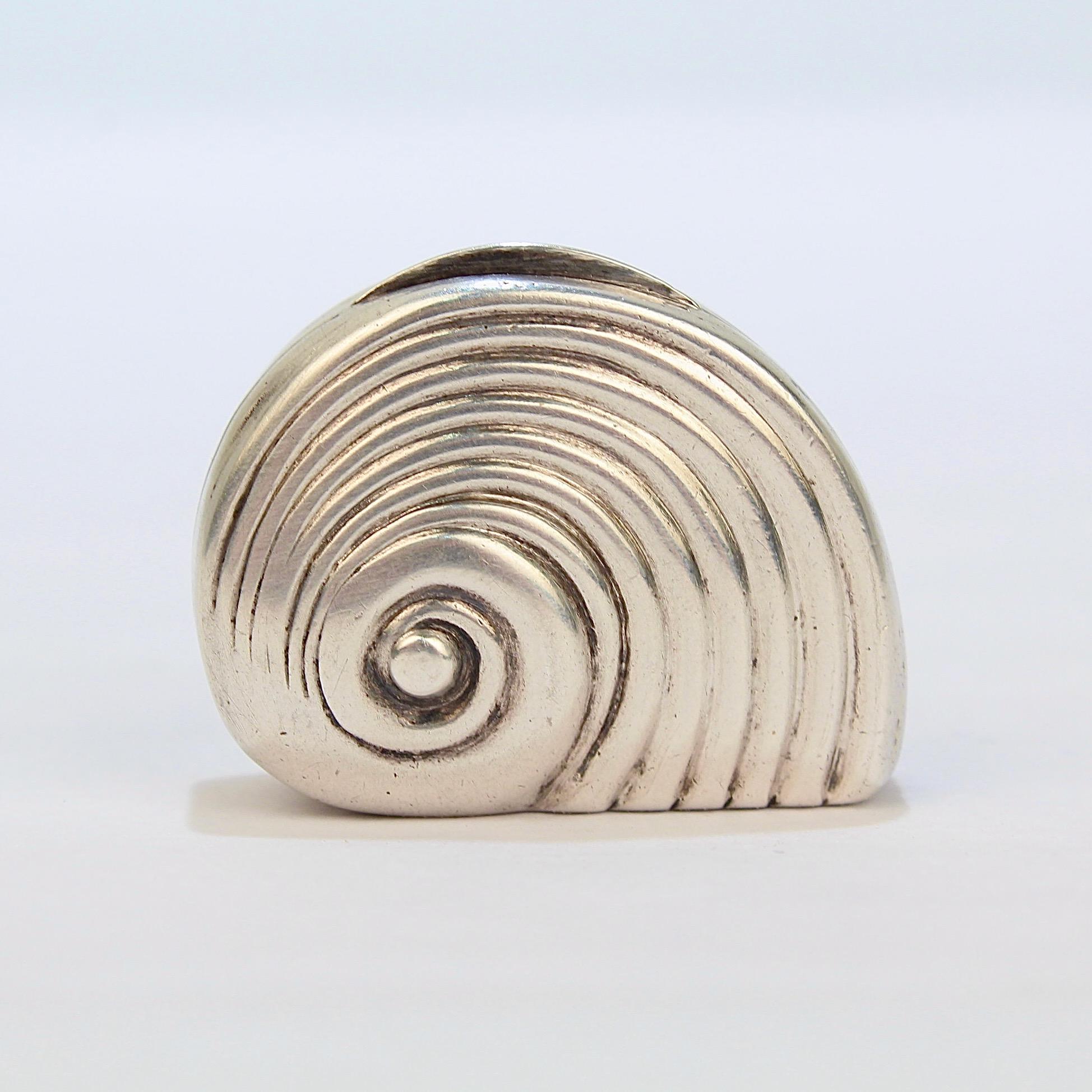 Women's or Men's Rare Matthew Linwood Georgian English Sterling Silver Snail Form Vinaigrette Box For Sale