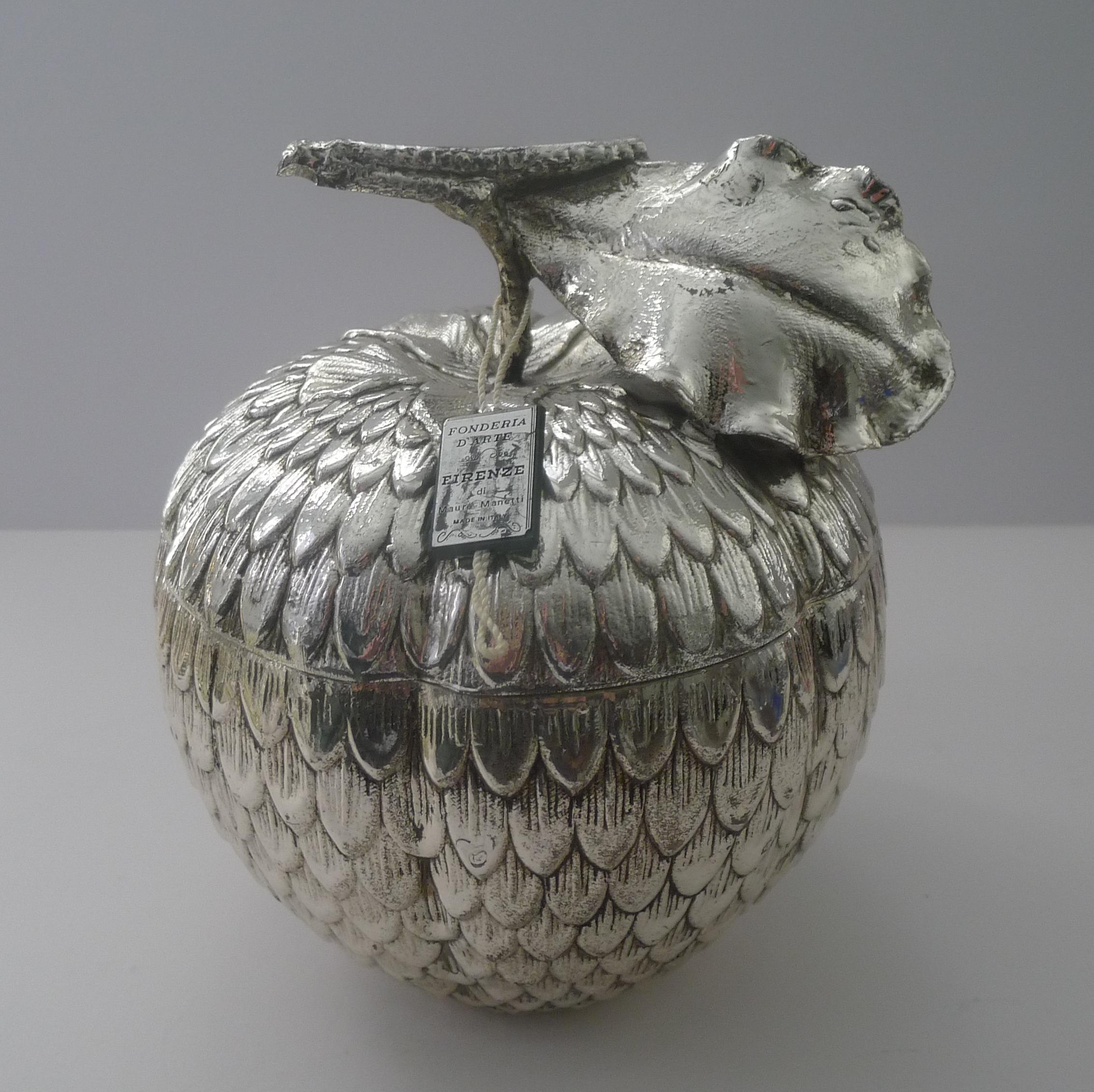 A rare example of a Mauro Maetti designed ice bucket in the form of an apple, one of the scarcer models and in almost pristine condition.

It is lucky enough to retain it's original label 