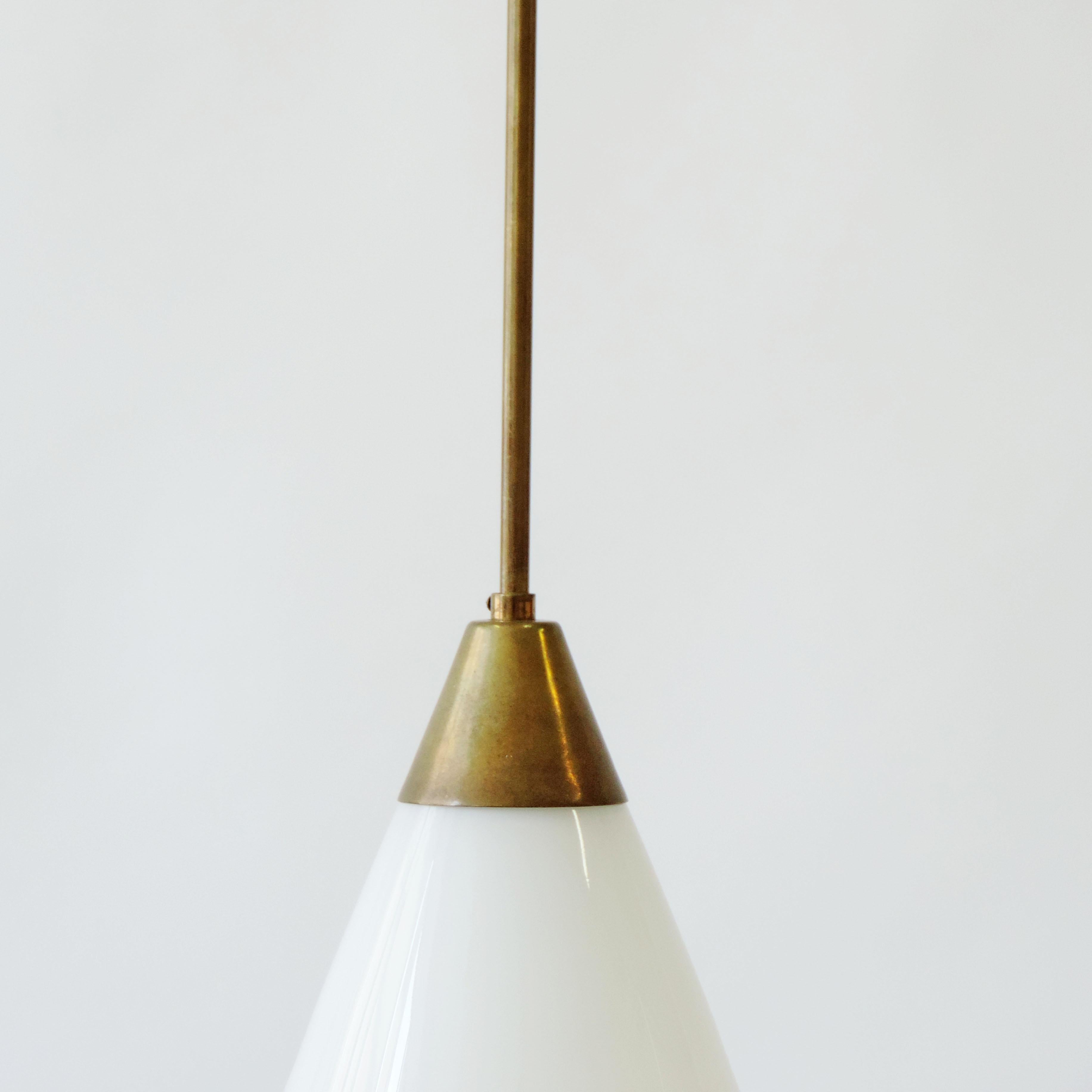 Rare Max Ingrand Mod. 0556/B ceiling lamp for Fontana Arte, Italy 1960's In Good Condition For Sale In Milan, IT