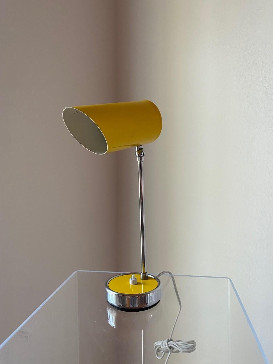 Rare MC Minimalist Space Age Yellow Accent Table Lamp For Sale 2