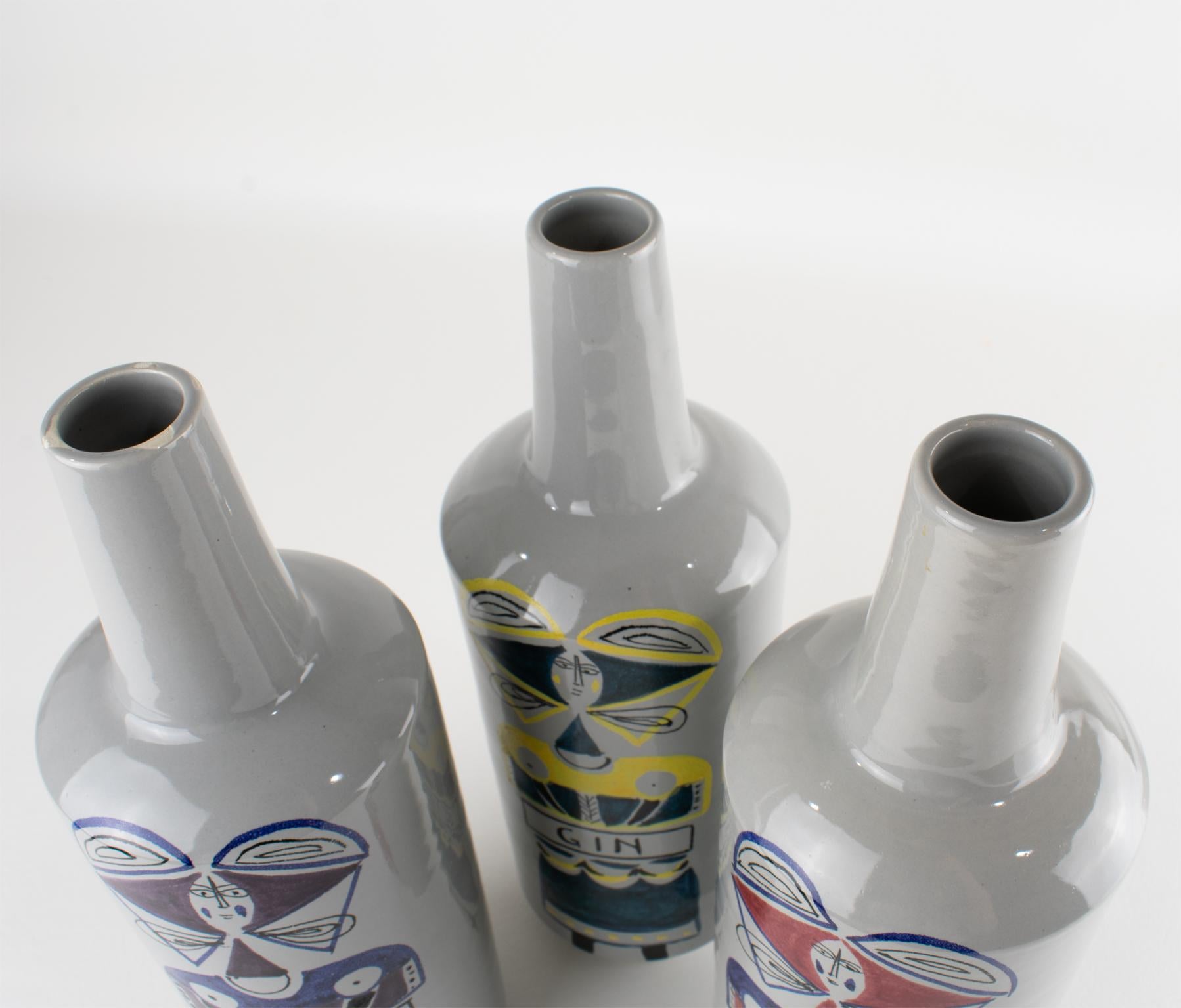 Rare bouteille de spiritueux en céramique MCM par Raymor, circa 1950, un Trio en vente 6
