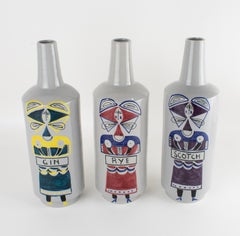 Bouteille de spiritueux en céramique MCM par Raymor, circa 1950, un Trio