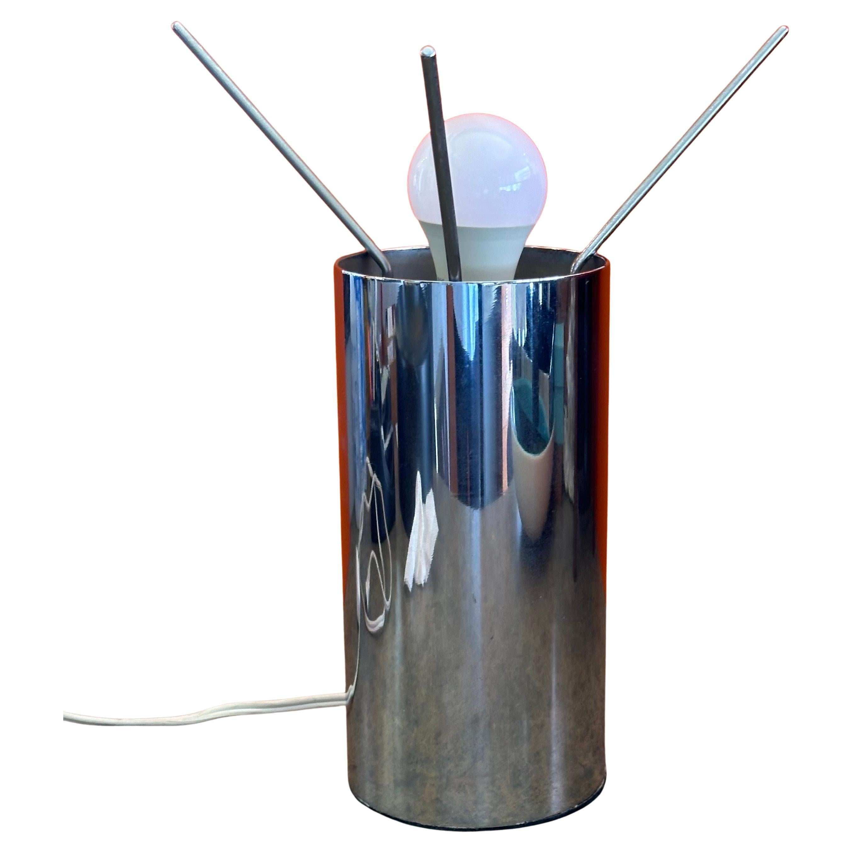 Seltene MCM Chrom-Tischlampe mit schwarzem Metallschirm von Giuseppe Ostuni für O-Luce, selten (Moderne der Mitte des Jahrhunderts) im Angebot