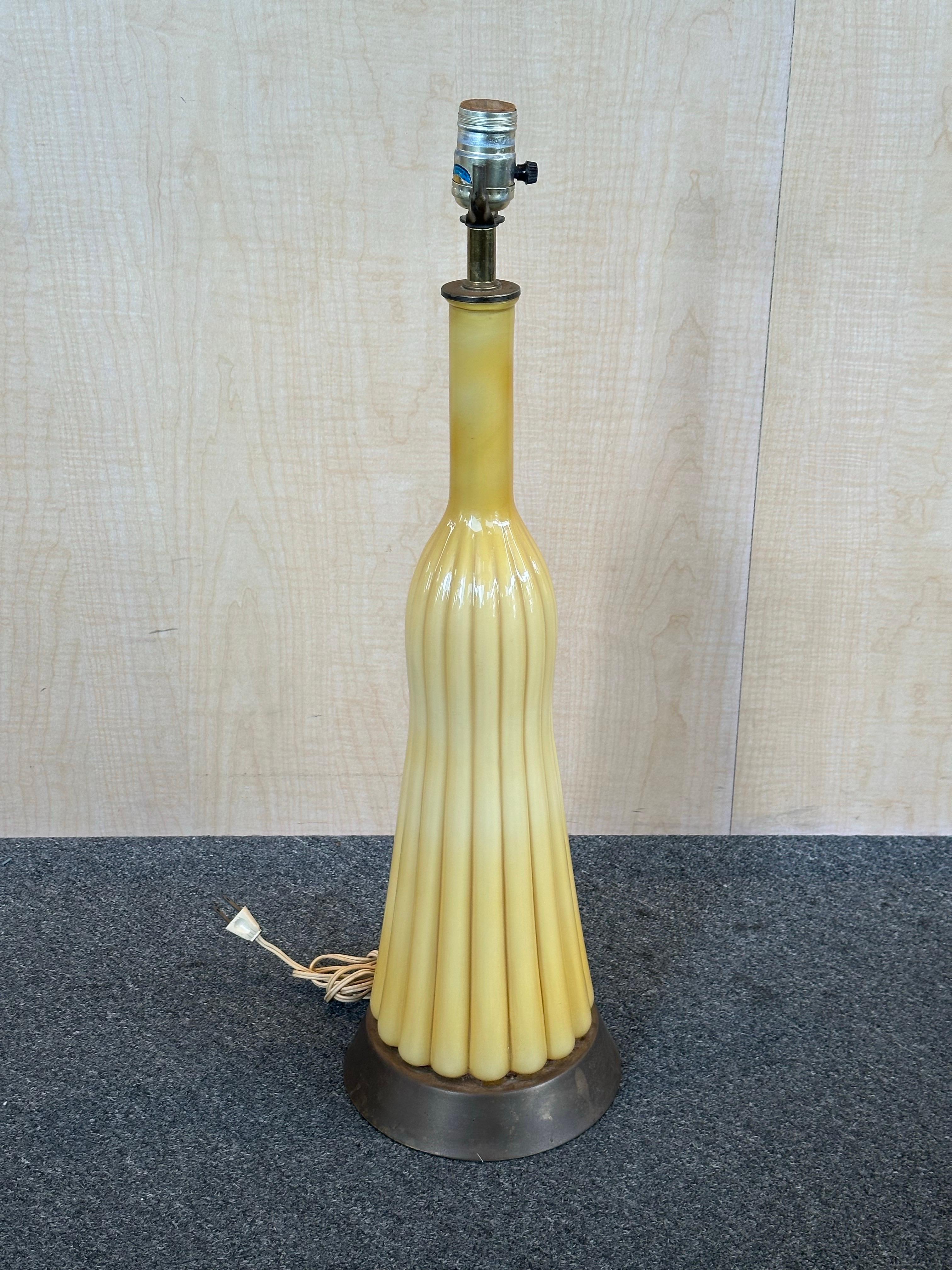 Rare MCM Empoli Butterscotch Ribbed Cased Murano Glass Table Lamp For Sale 3