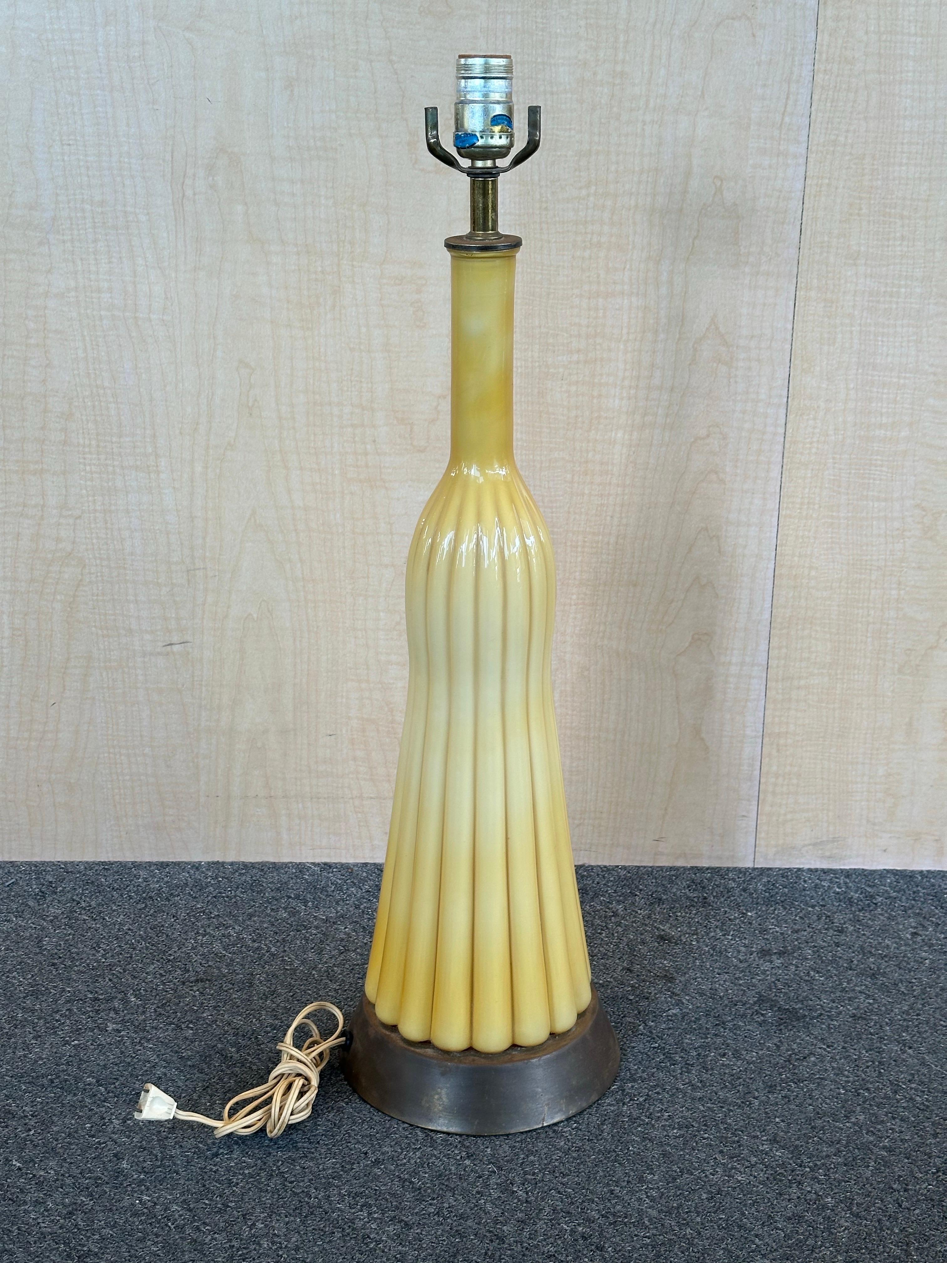 Rare MCM Empoli Butterscotch Ribbed Cased Murano Glass Table Lamp For Sale 1