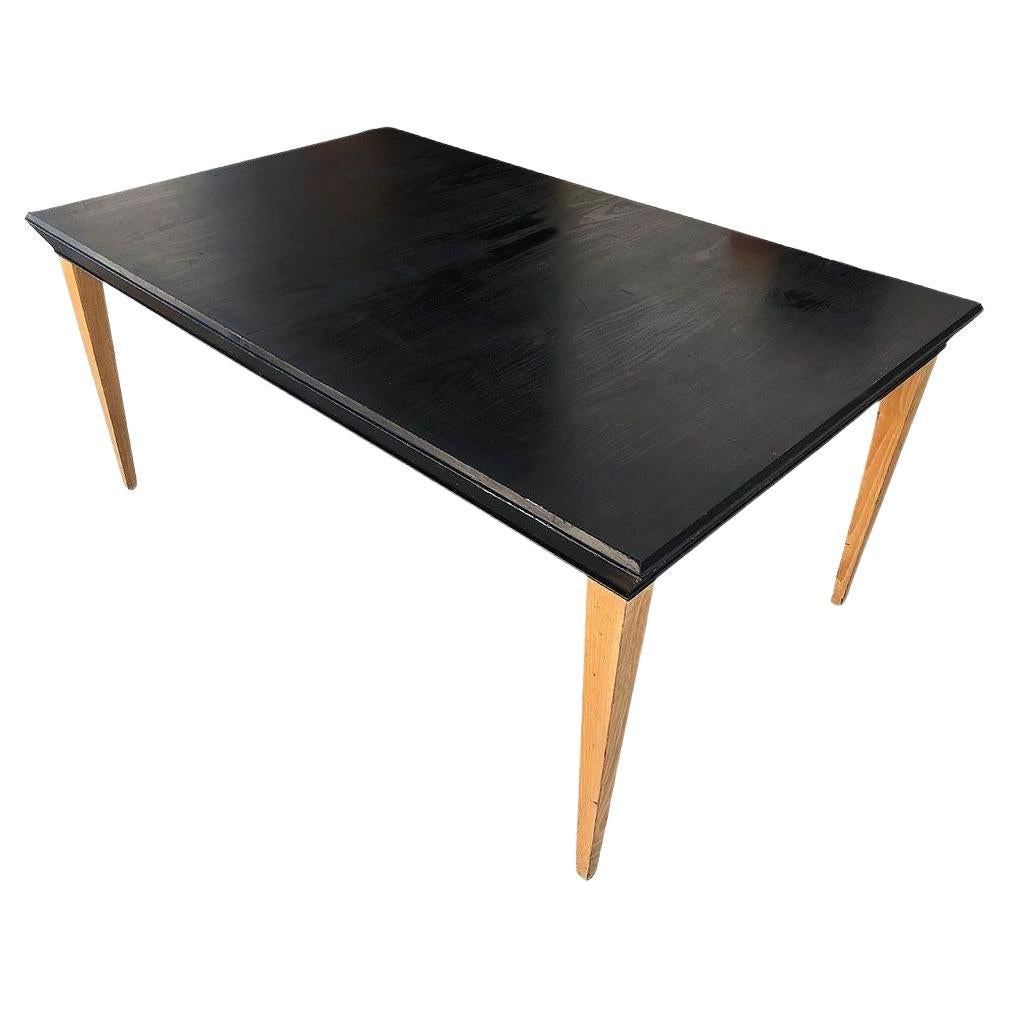 Rare table de salle à manger en érable MCM avec plateau noir par I Douglas Snelling en vente