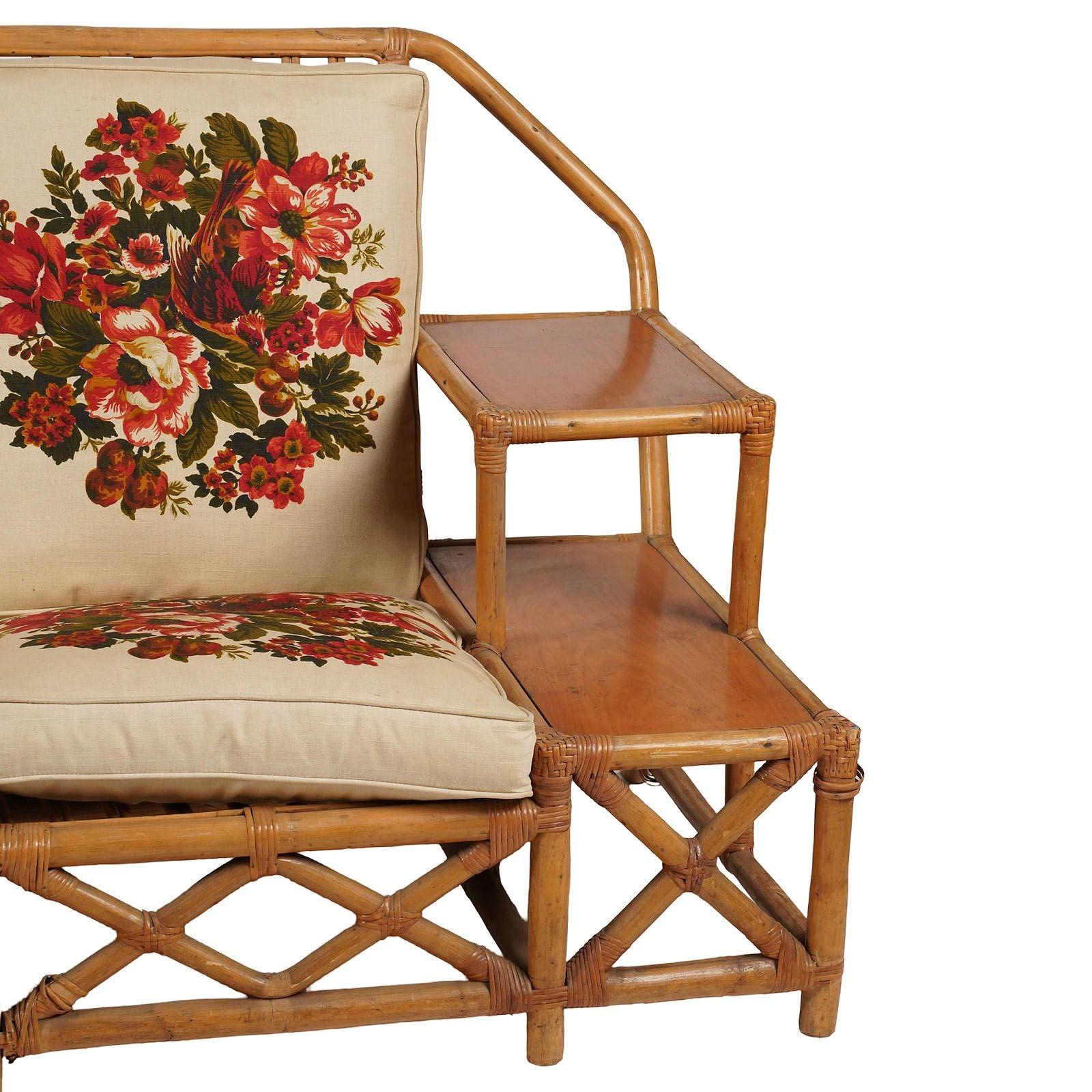 Rotin Rare MCM Canapé Chaise Ottomane en rotin à gradins Ensemble de salon avec tables d'appoint encastrées en vente