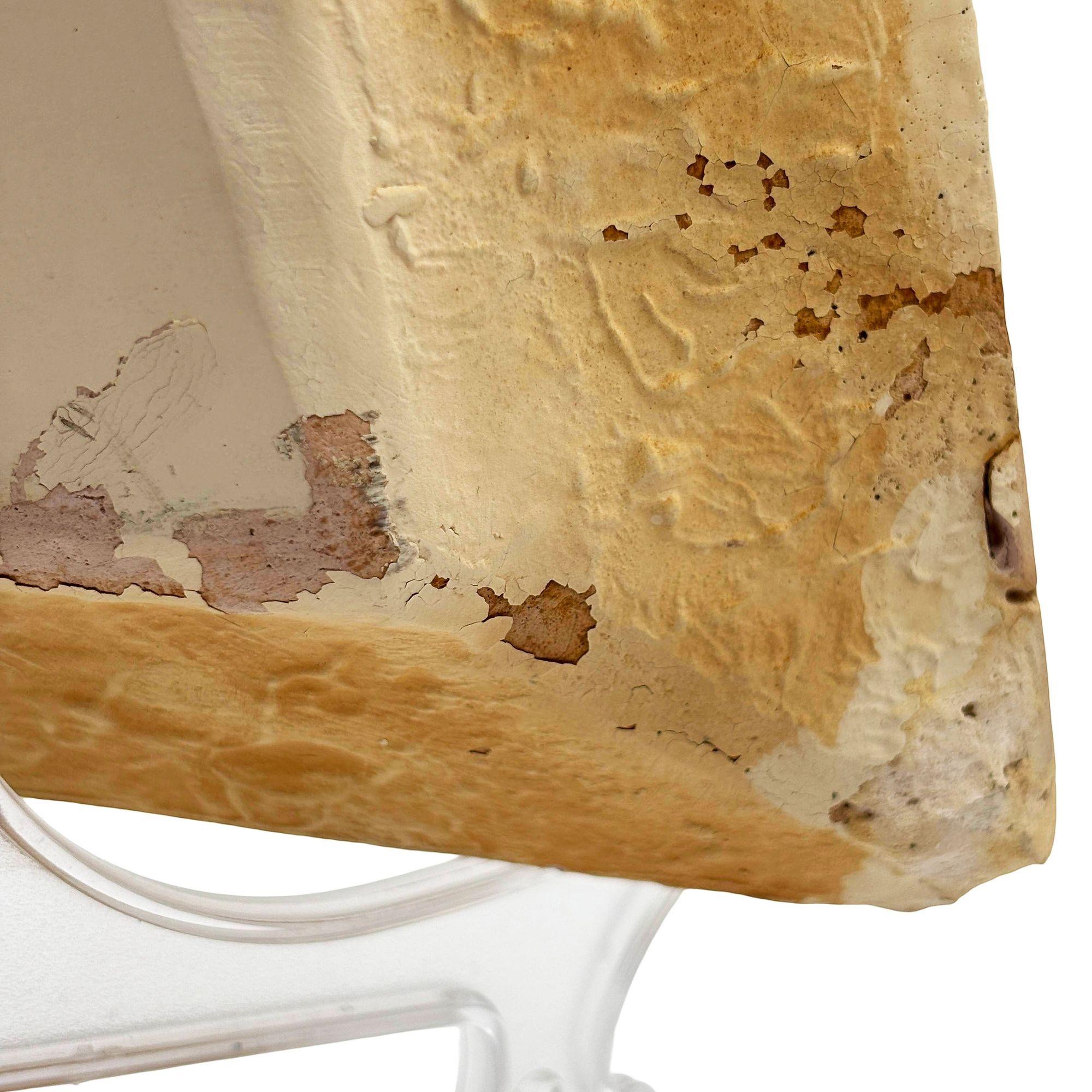 Raro par de esculturas de pared en 3D de cerámica artística MCM Tropical Hula Girl & Ukulele Boy Alfarería en venta