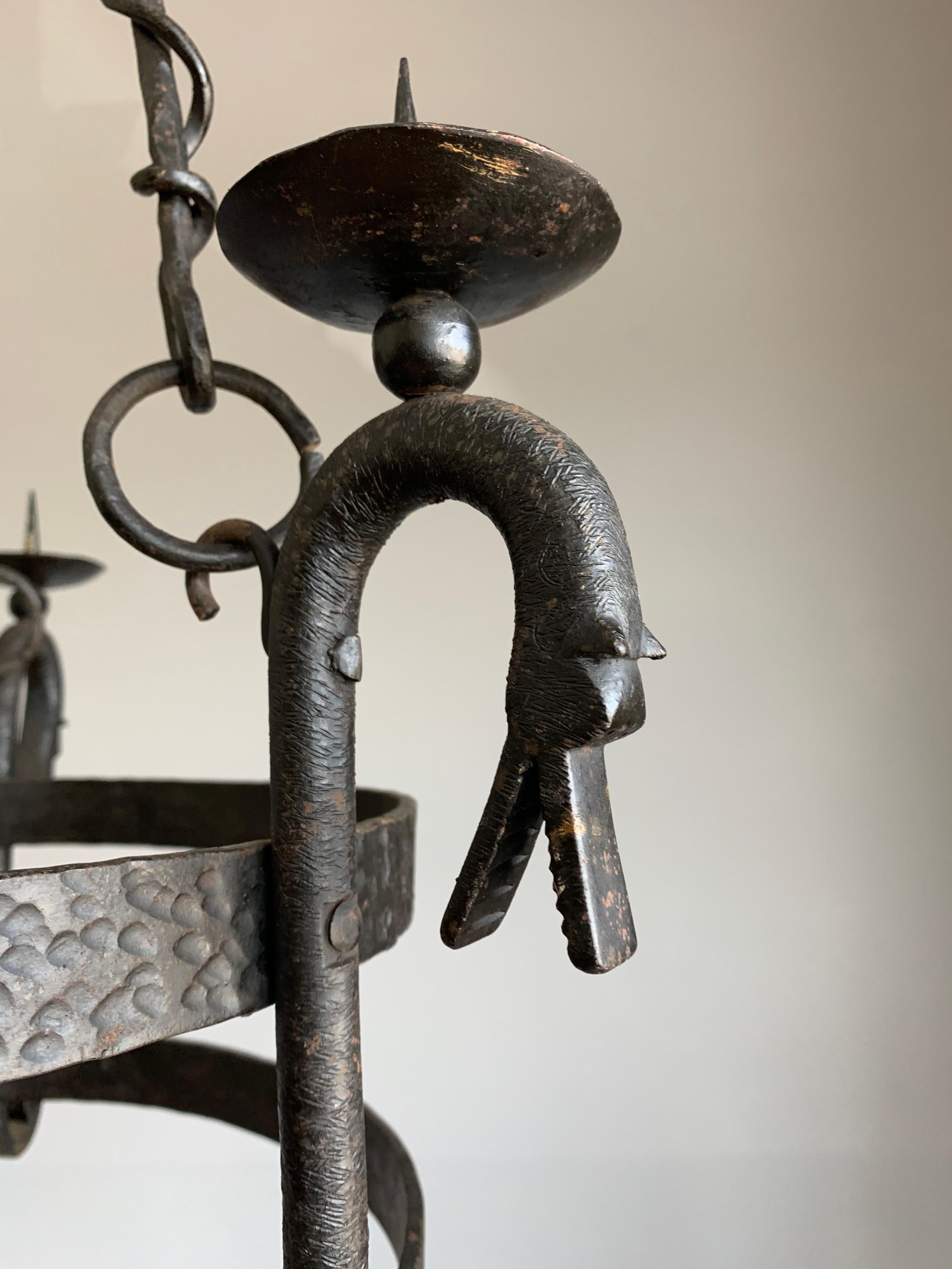 Raro Candelabro Dragón de Hierro Forjado a Mano de Estilo Medieval - Portavelas en venta 3