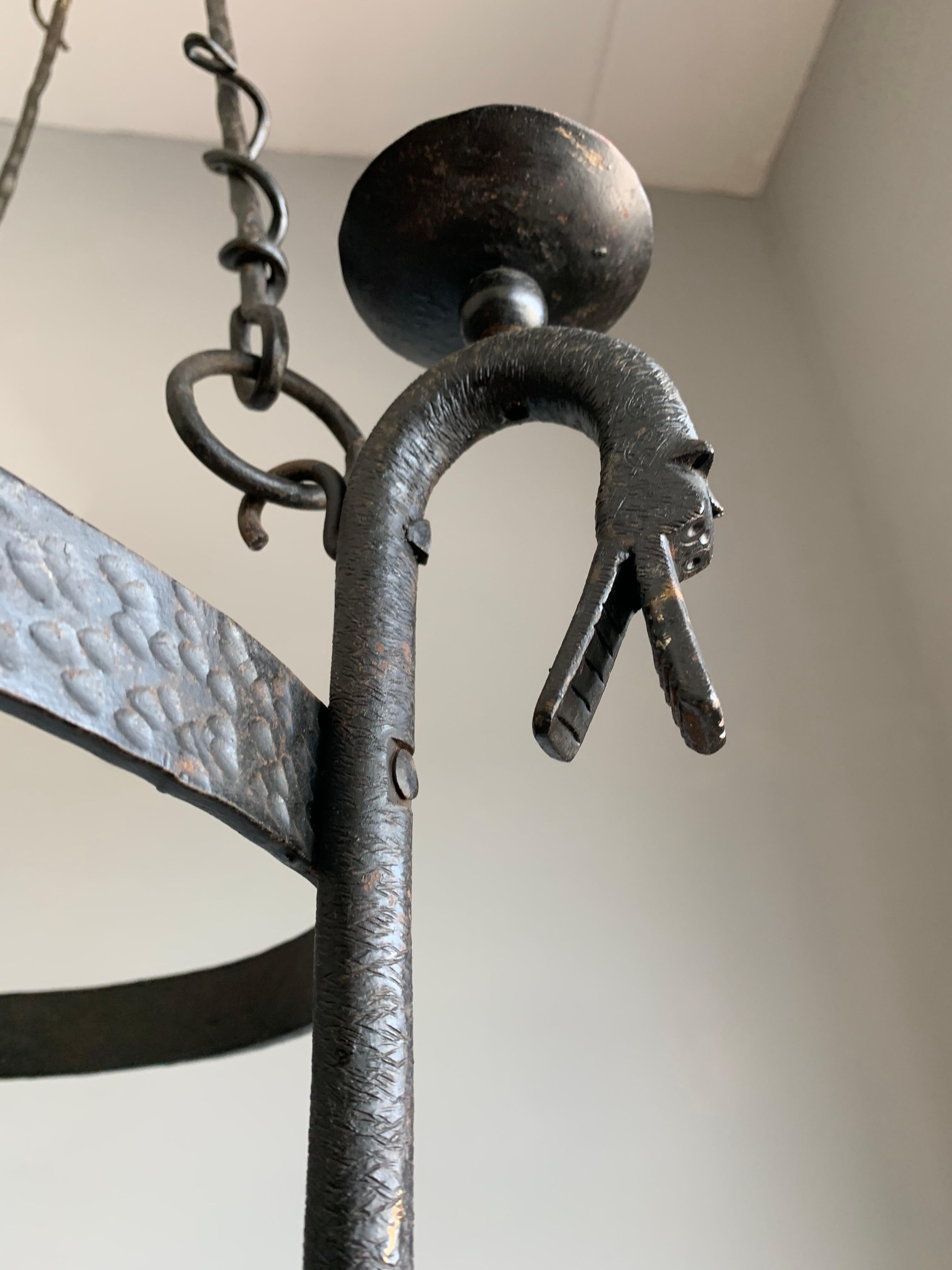 Raro Candelabro Dragón de Hierro Forjado a Mano de Estilo Medieval - Portavelas en venta 4