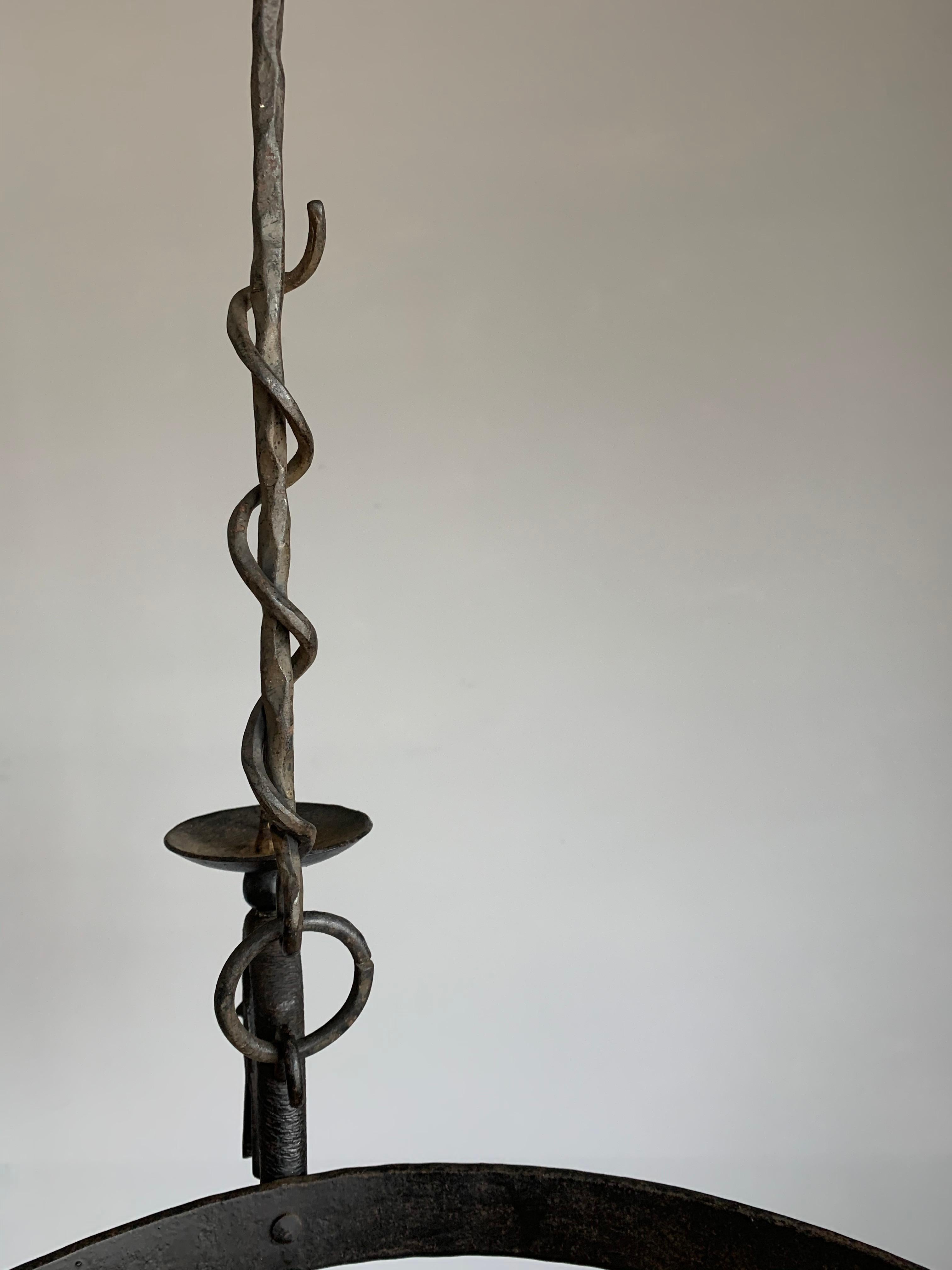 Raro Candelabro Dragón de Hierro Forjado a Mano de Estilo Medieval - Portavelas en venta 9