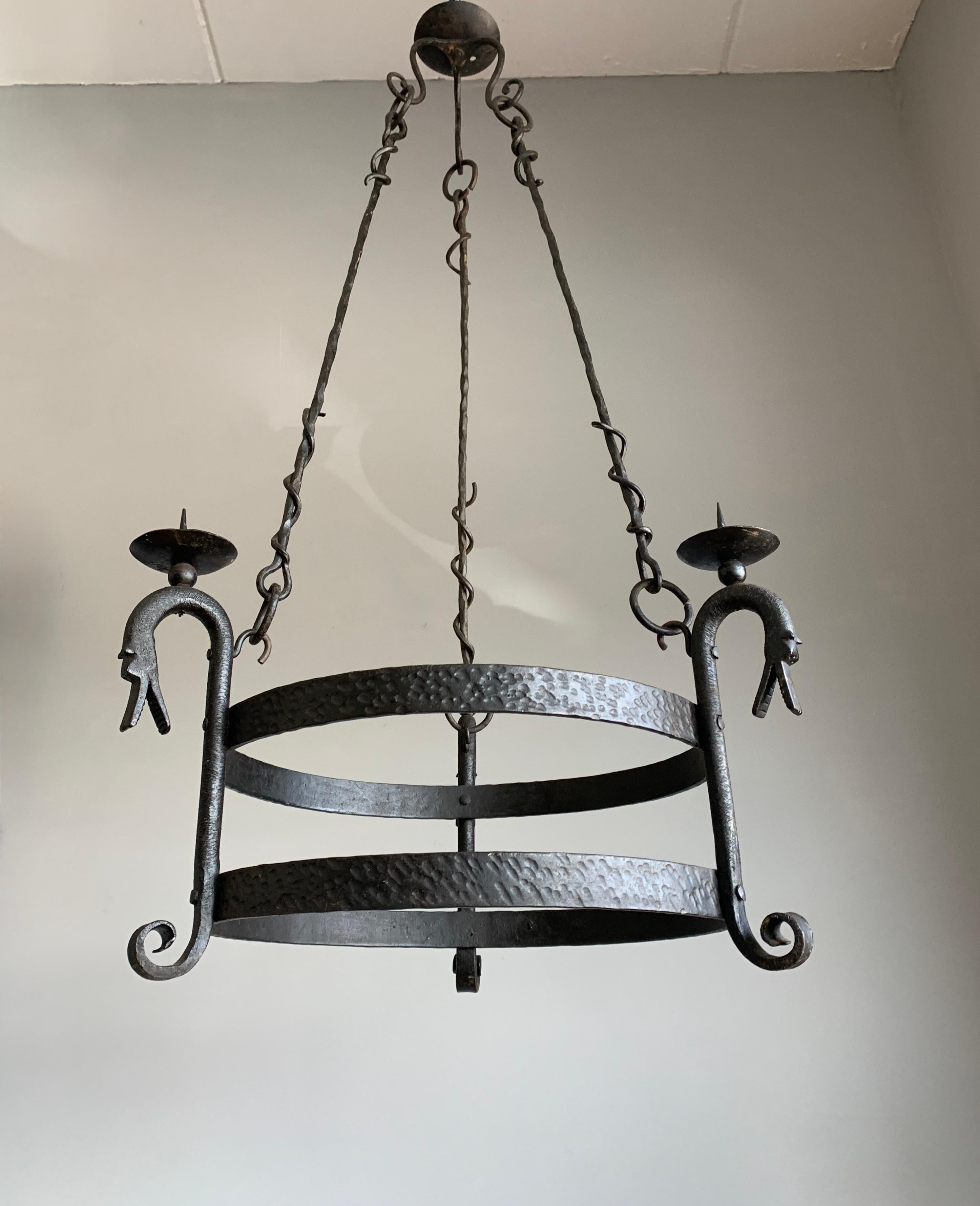Raro Candelabro Dragón de Hierro Forjado a Mano de Estilo Medieval - Portavelas Renacimiento gótico en venta