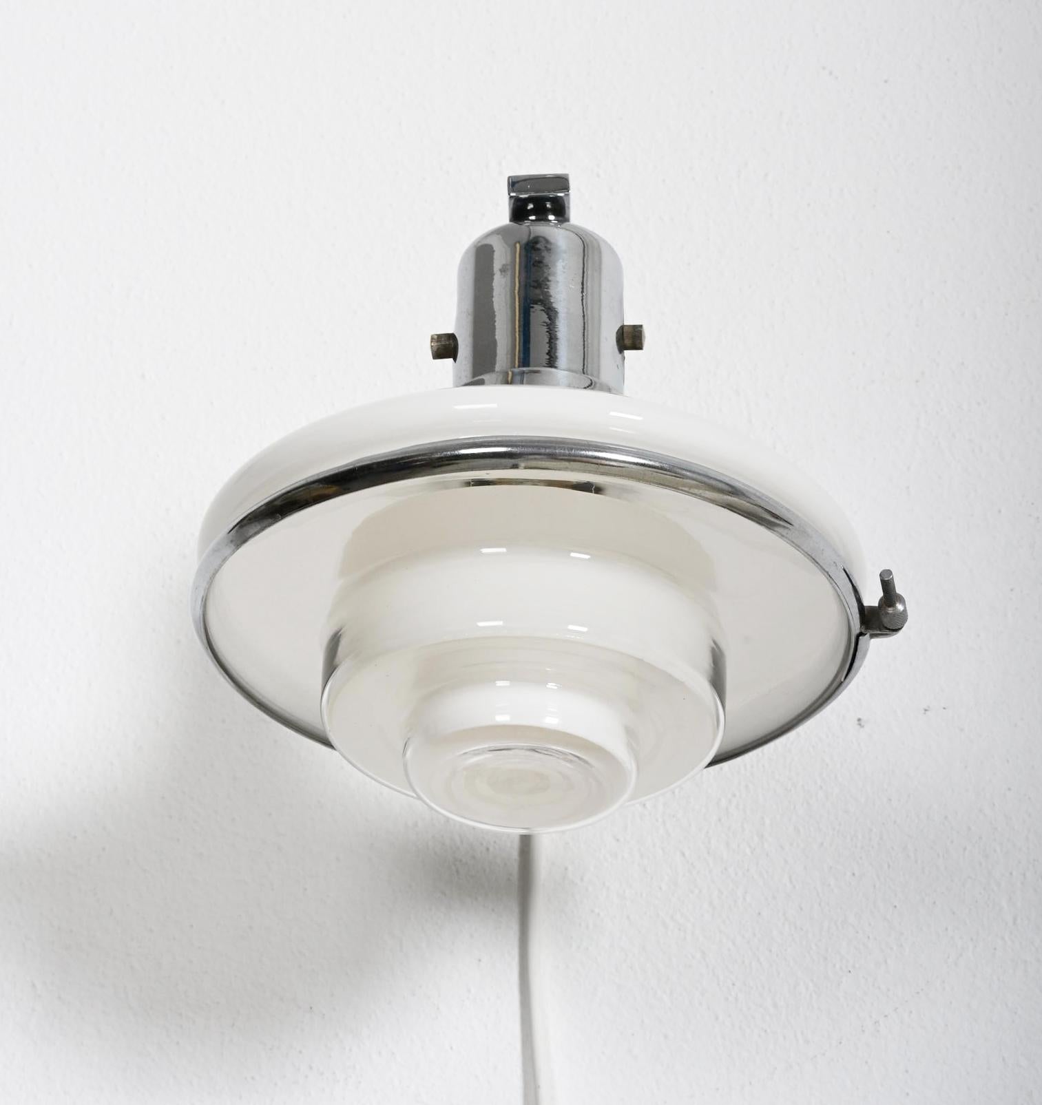 Raro aplique Megaphos Sistrah de C.F Otto Mueller Bauhaus en venta