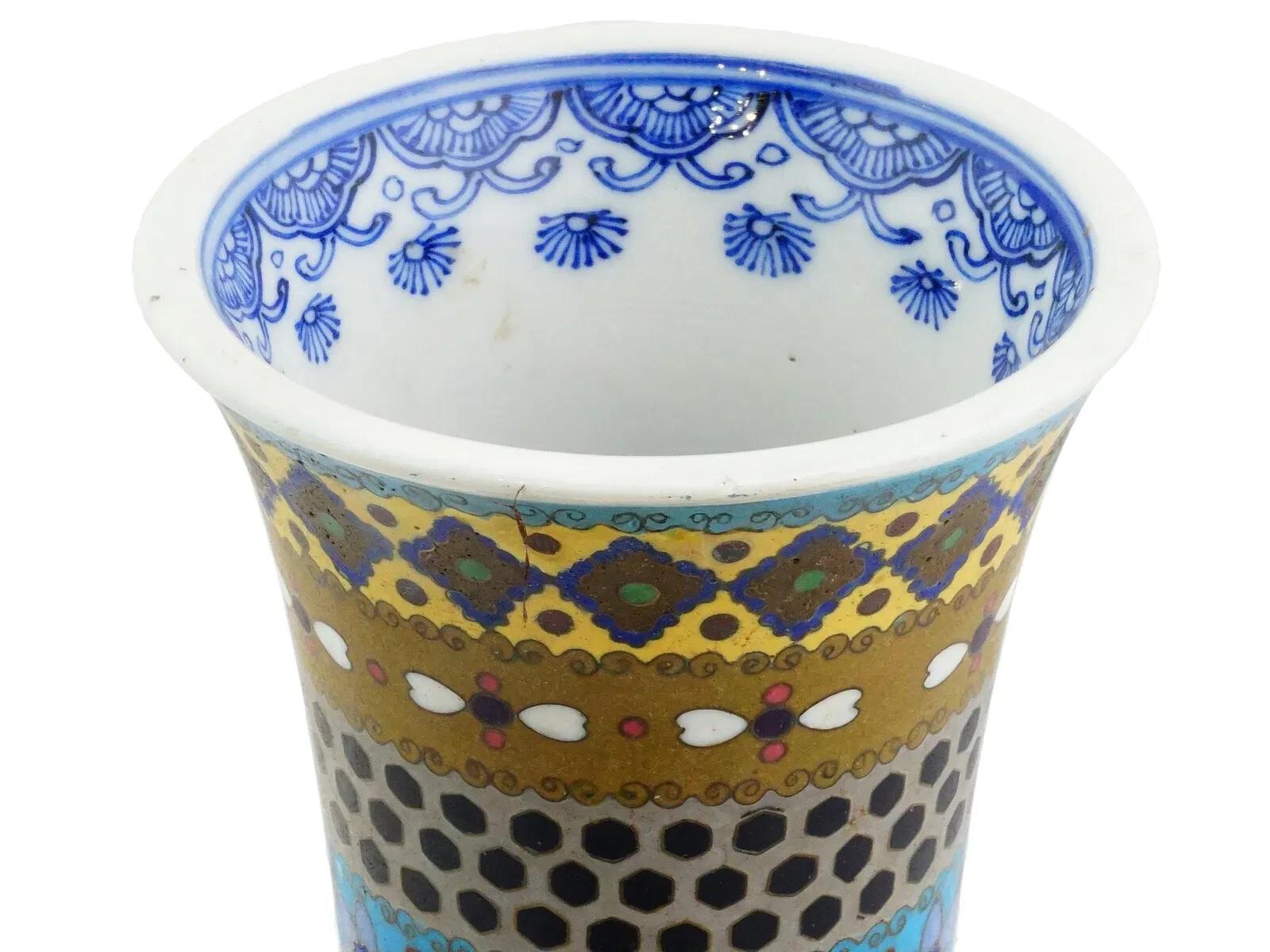 Rare Meiji Japanese Cloisonne Enamel On Porcelain Bats Vase Signed For Sale 3