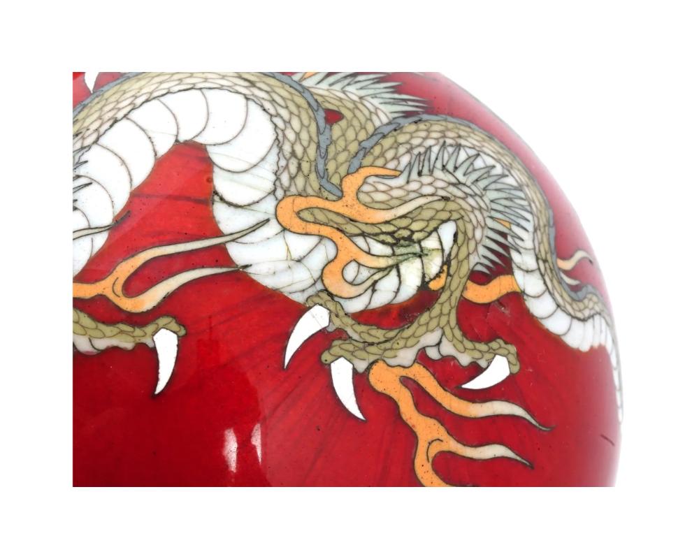 Rare Meiji Japanese Cloisonne Red Enamel Green and White Dragon Jar For Sale 5