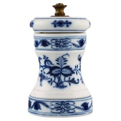 Antique Rare Meissen Blue Onion Pepper Mill in Hand-Painted Porcelain, Approx. 1900