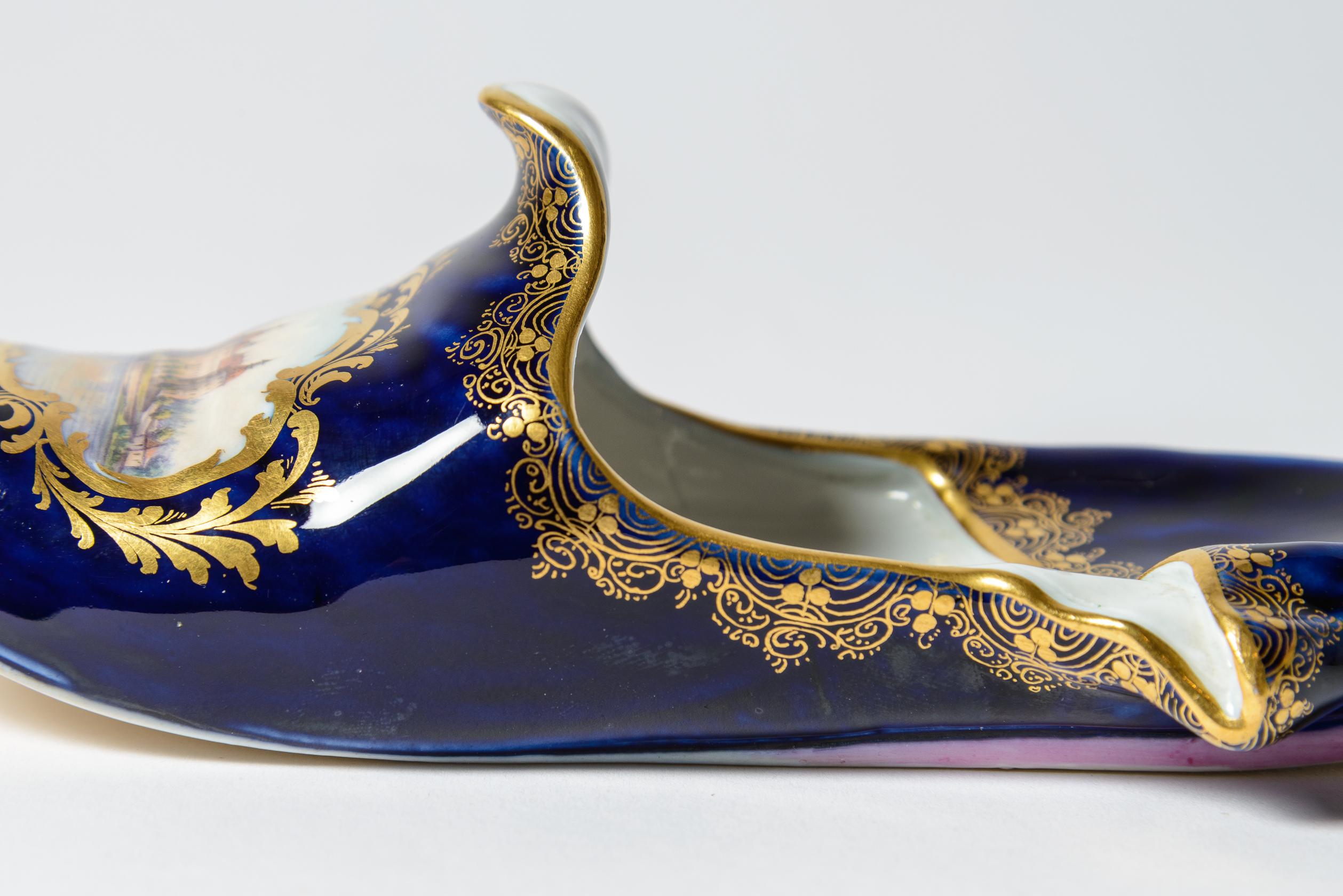 Rare pantoufle « Shoe » de Meissen bleu cobalt peint à la main représentant le château de Moritzburg, vers 1890 en vente 1