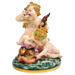 Raro gruppo di figure di Meissen "Amorini su delfino" di Heinrich Schwabe Circa 1890