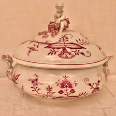 Rare Meissen Large 66-Piece Pink Onion Dinner Service