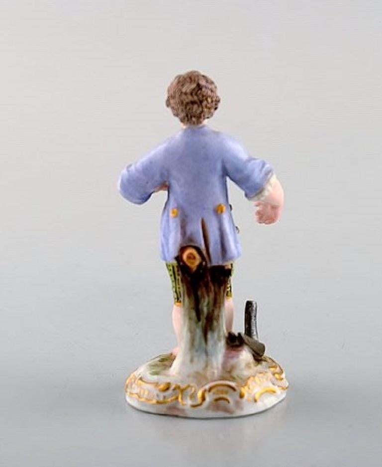 Allemand Rare miniature de Meissen d'après Johann Joachim Kändler, Garçon au Falcon en vente