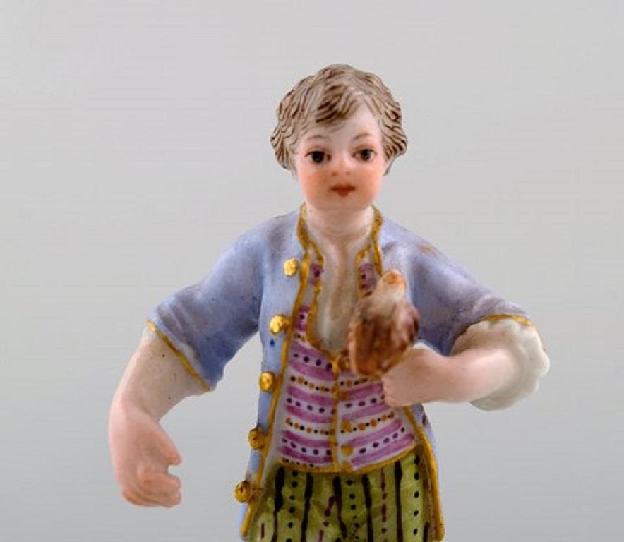 Rare miniature de Meissen d'après Johann Joachim Kändler, Garçon au Falcon Bon état - En vente à København, Copenhagen