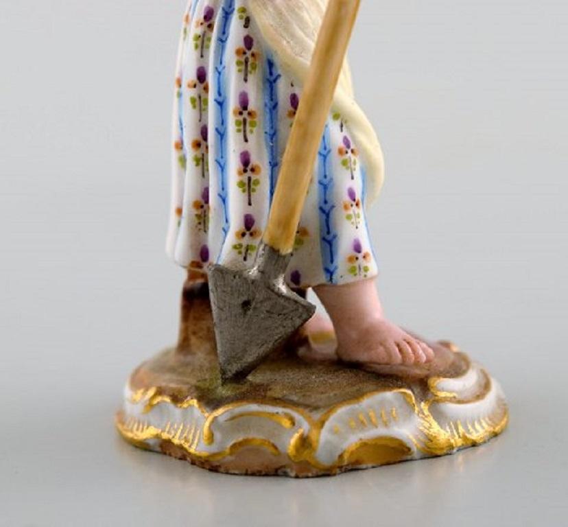 Seltene Meissener Miniatur Figur nach Johann Joachim Kändler, Gärtner, 1850-1880 im Zustand „Gut“ im Angebot in København, Copenhagen