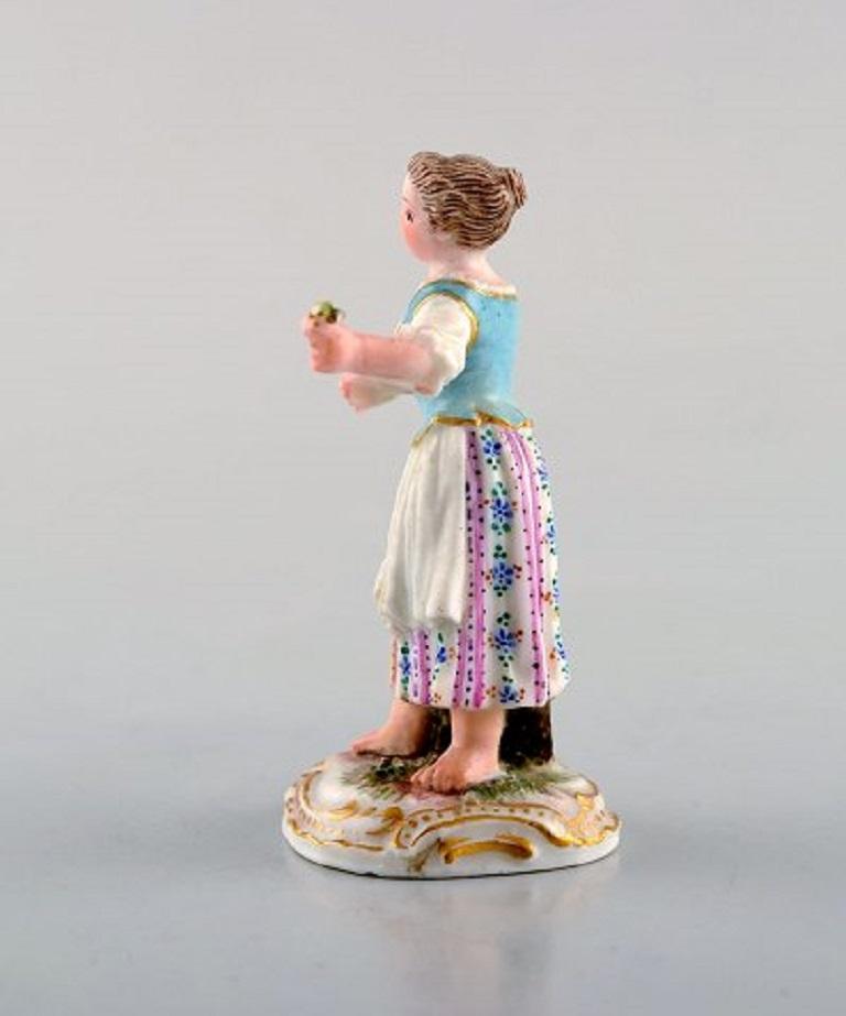 Rare antique Meissen miniature figure after Johann Joachim Kändler in hand painted porcelain. Girl with flowers. Dated 1850-1880. Model number 2869.
Measures: 6.2 x 3.5 cm.
In very good condition.
Stamped.
 
