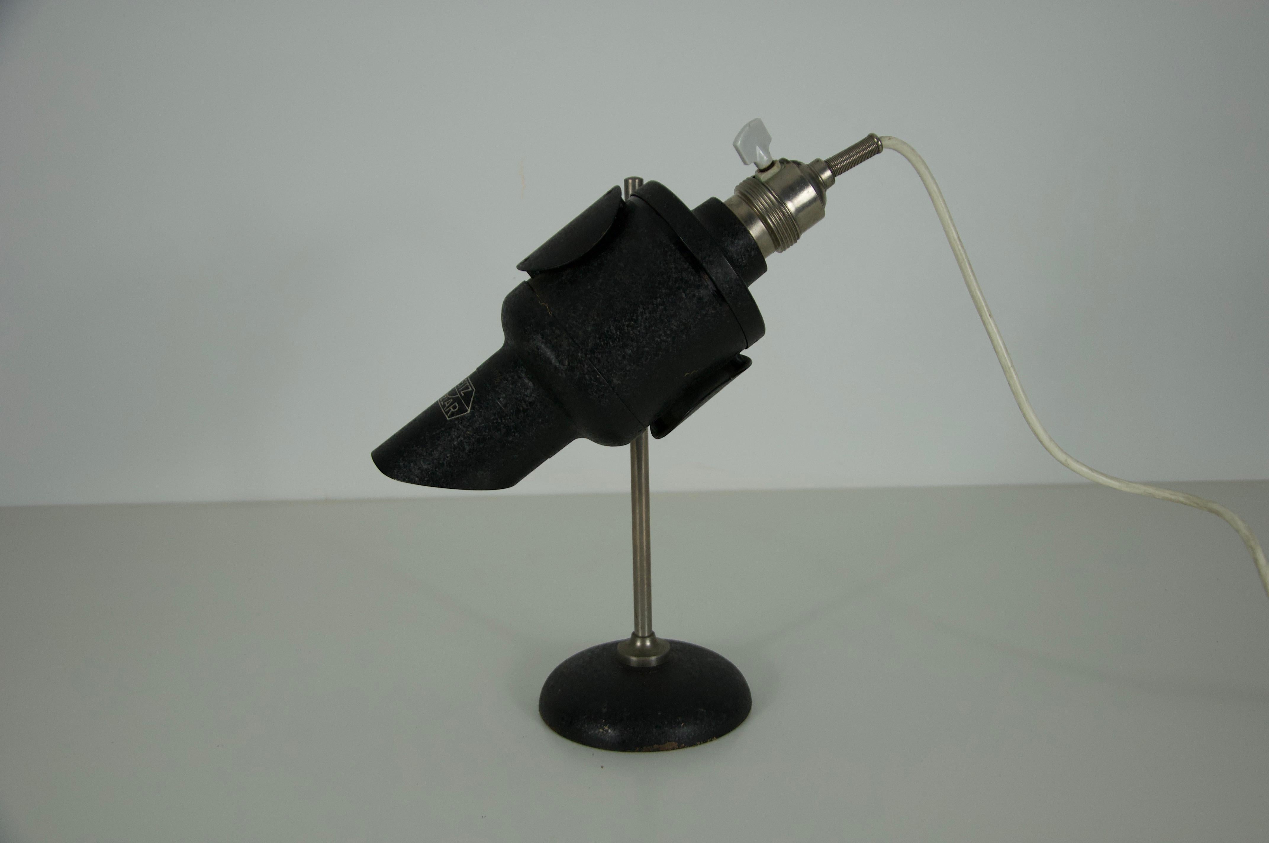 Mid-Century Modern Rare lampe de table en métal par E. Leitz, années 1960, Allemagne en vente