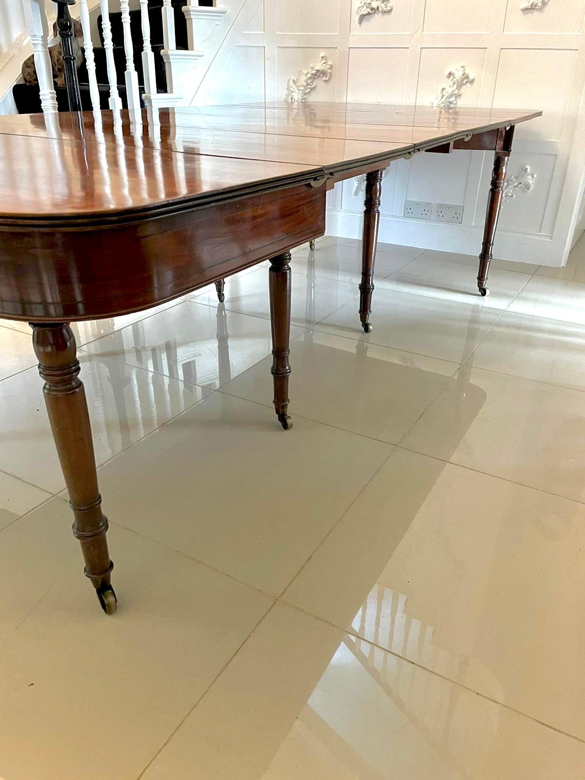 Rare table de salle à manger à rallonge de qualité George III en acajou métamorphique en vente 5