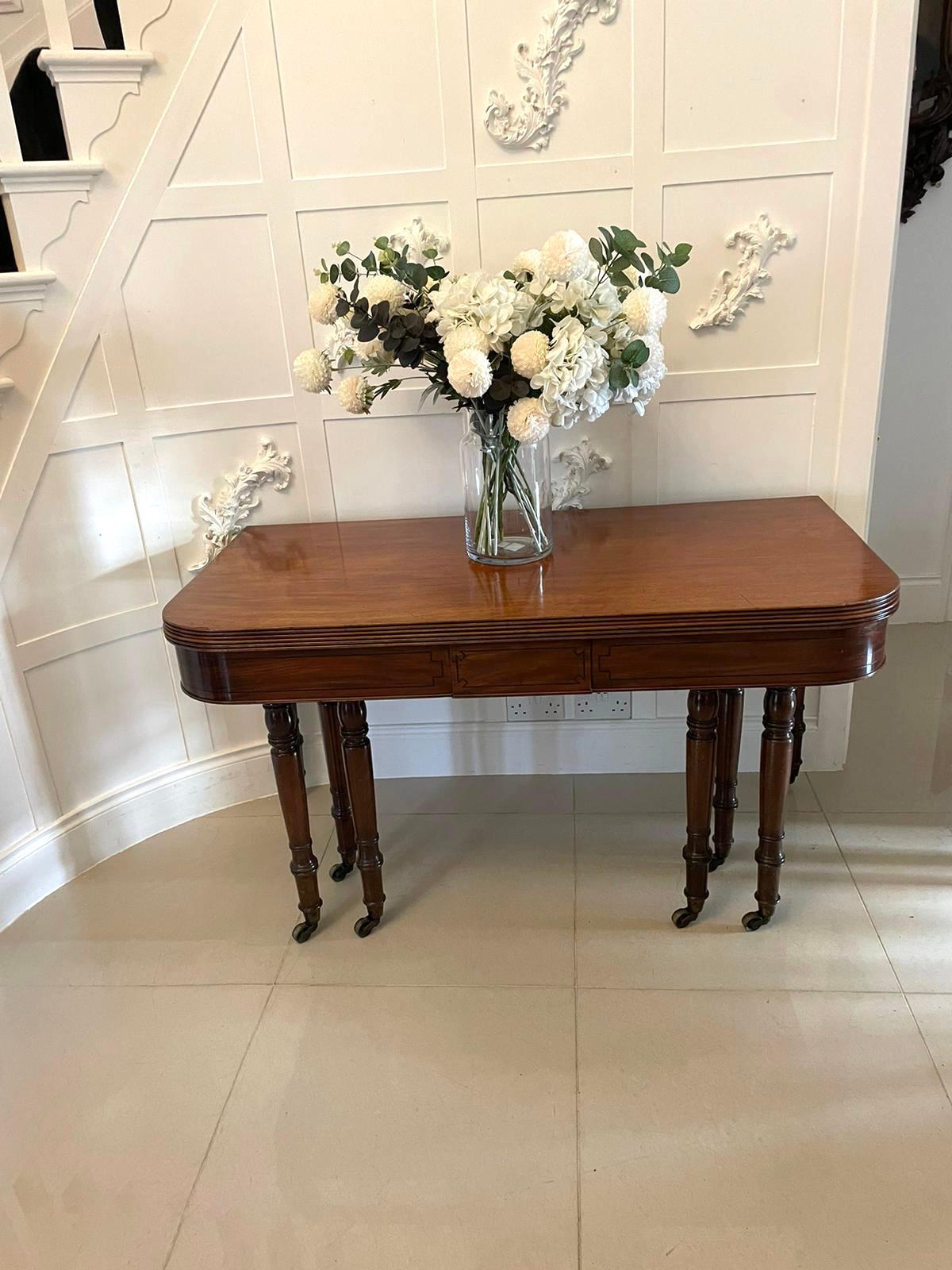 Rare table de salle à manger à rallonge de qualité George III en acajou métamorphique en vente 8
